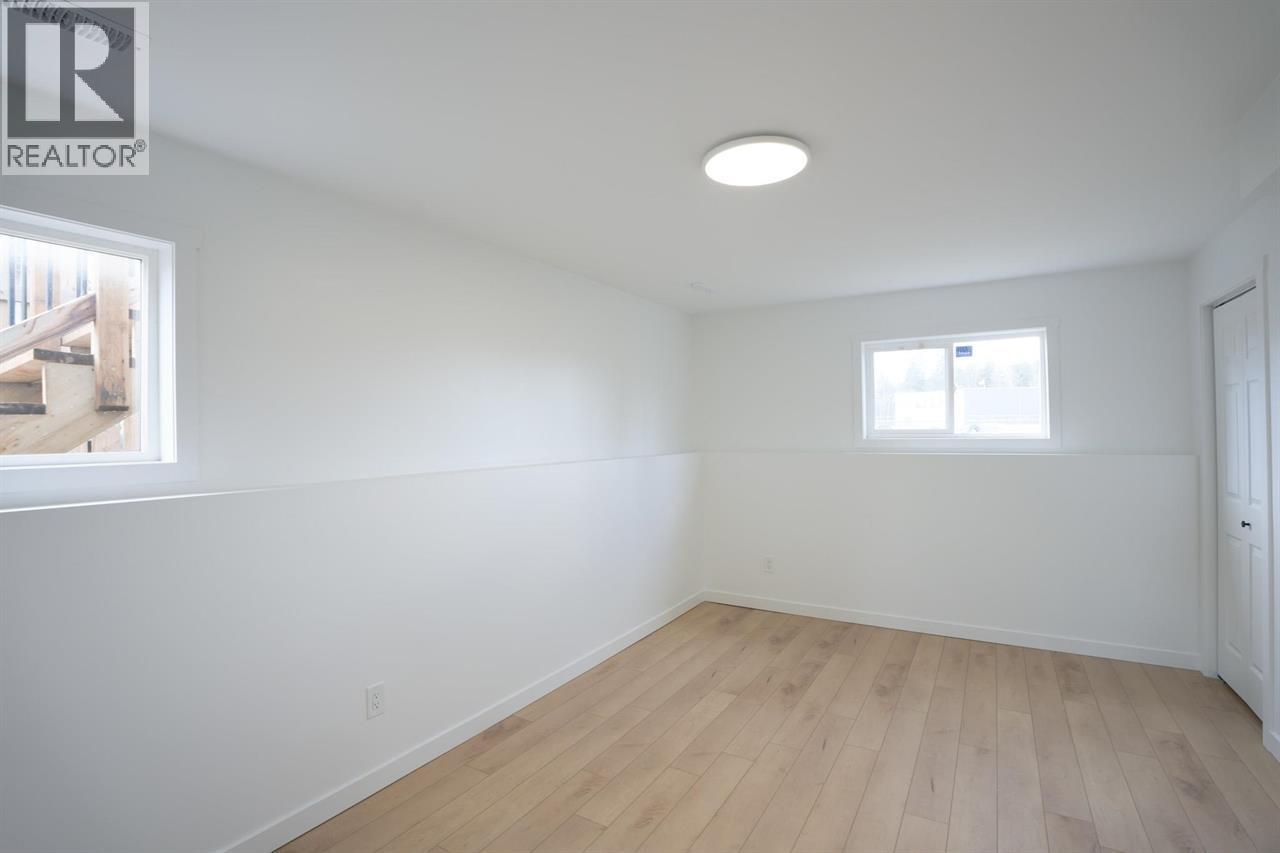 1497 Mccullagh Avenue Property Photo 21