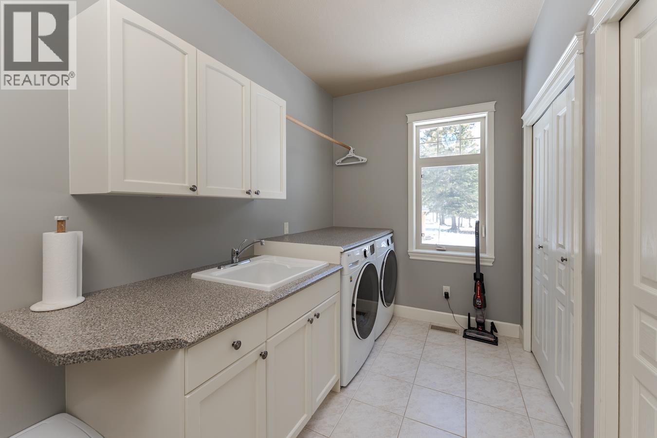 422 Willmann Road Property Photo 15