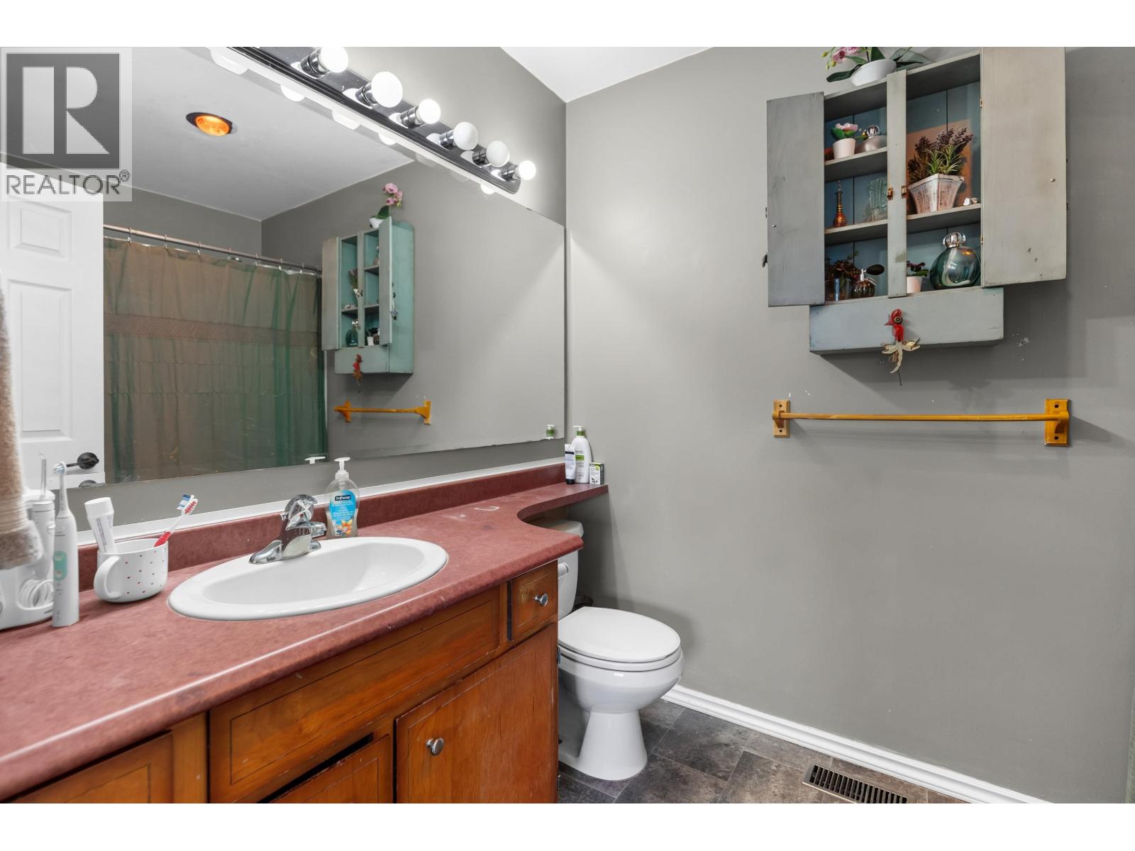 7391 Imperial Crescent Property Photo 11