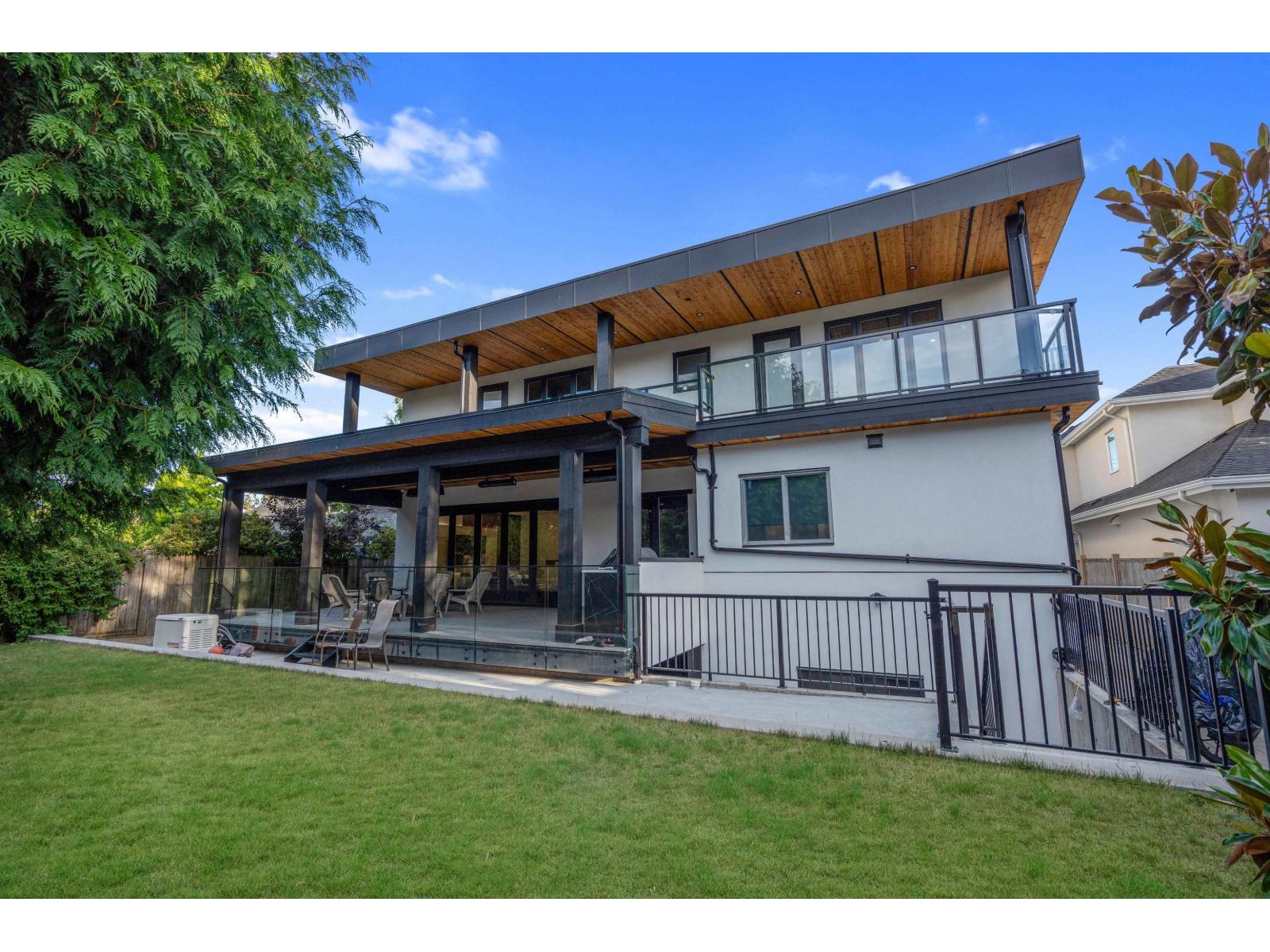 13735 Blackburn Avenue Property Photo 17