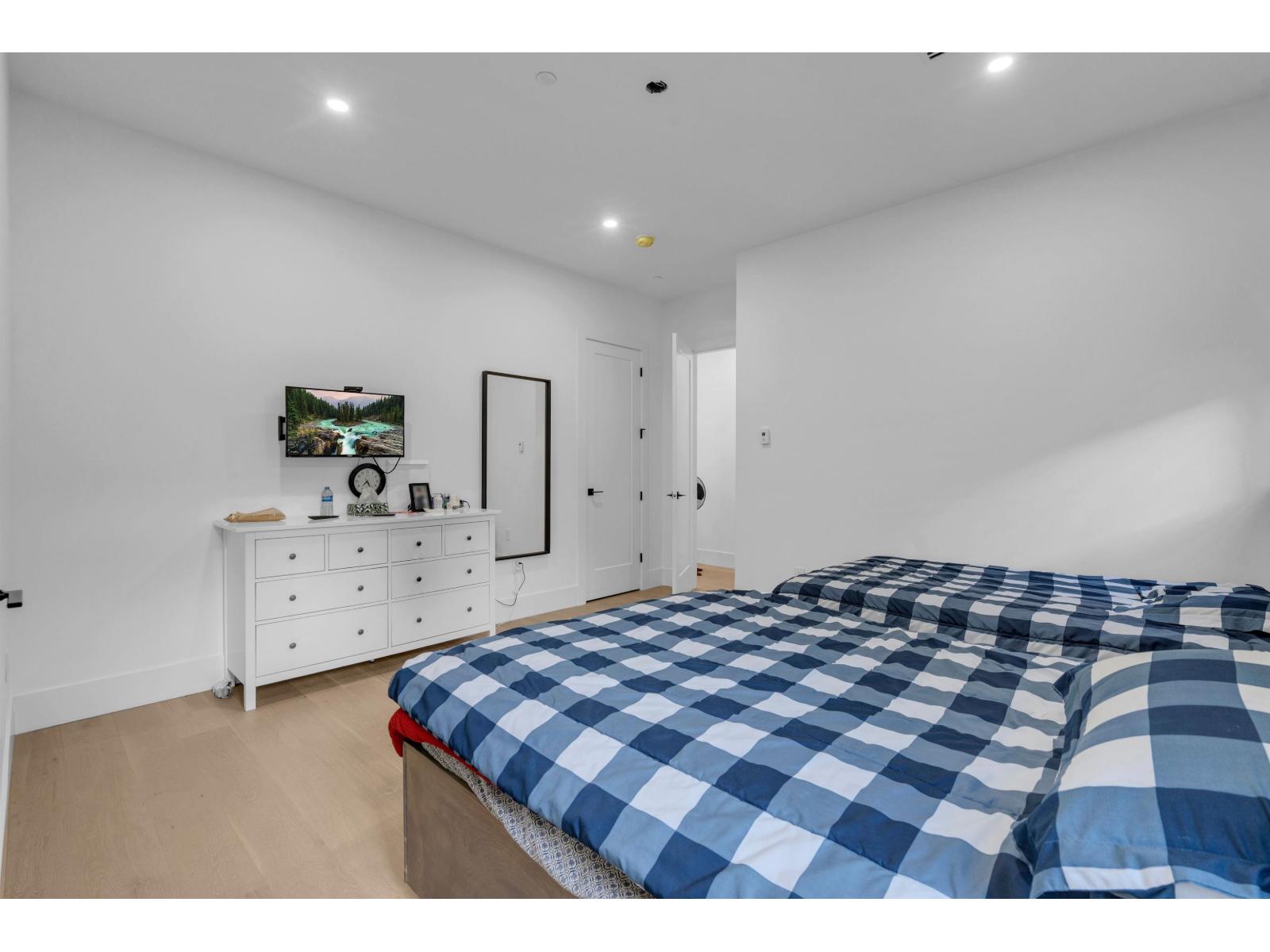 13735 Blackburn Avenue Property Photo 22