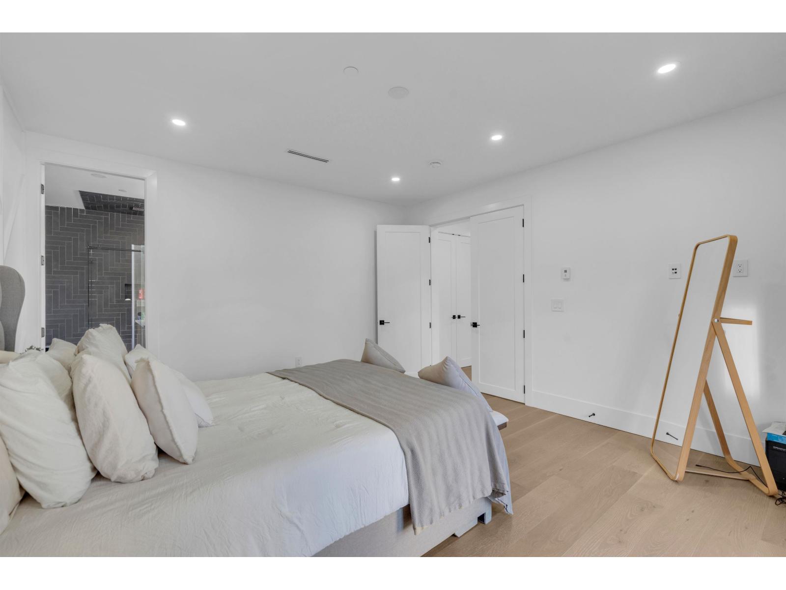 13735 Blackburn Avenue Property Photo 24