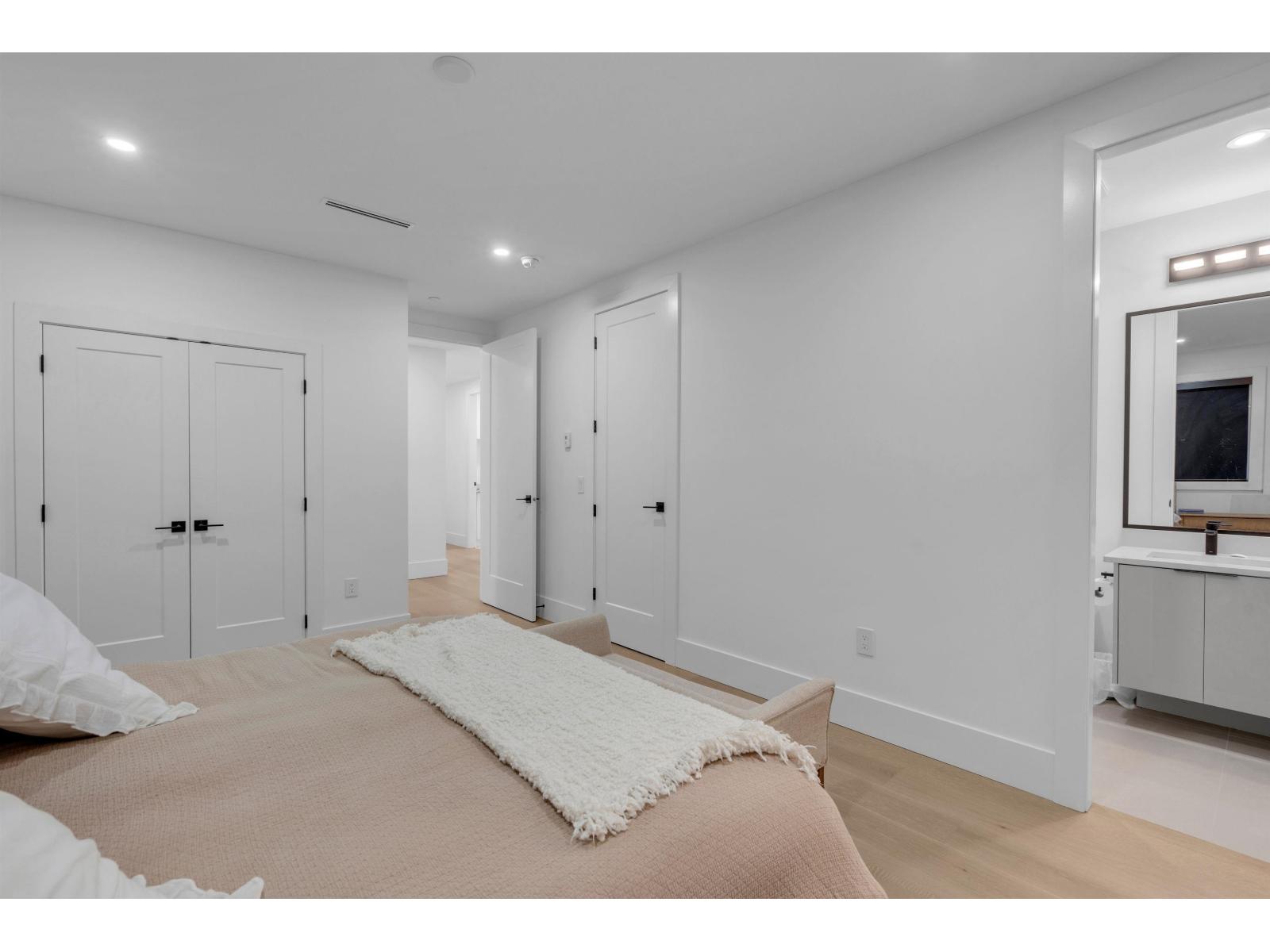 13735 Blackburn Avenue Property Photo 35