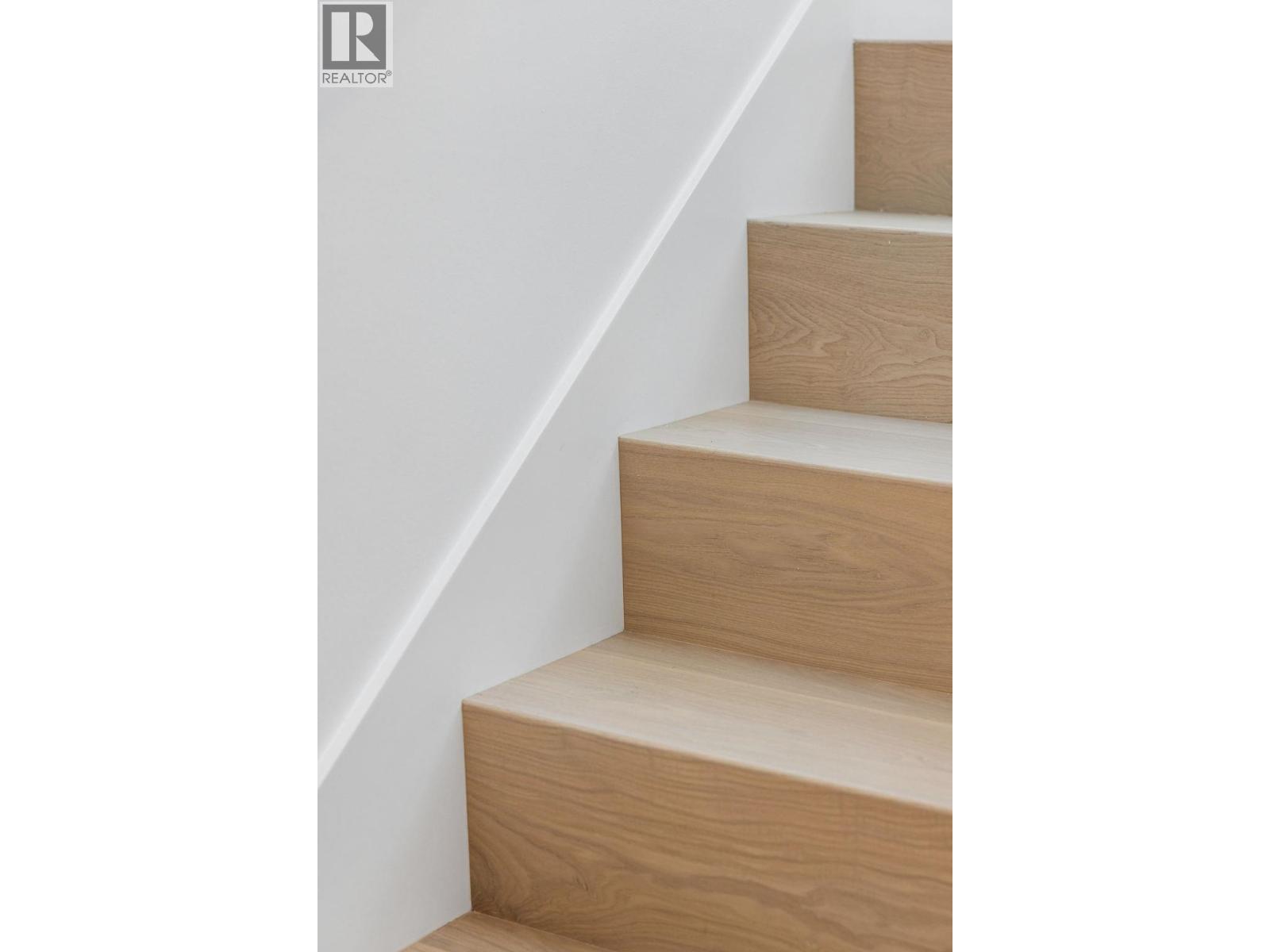 2 6040 Larch Street Property Photo 12