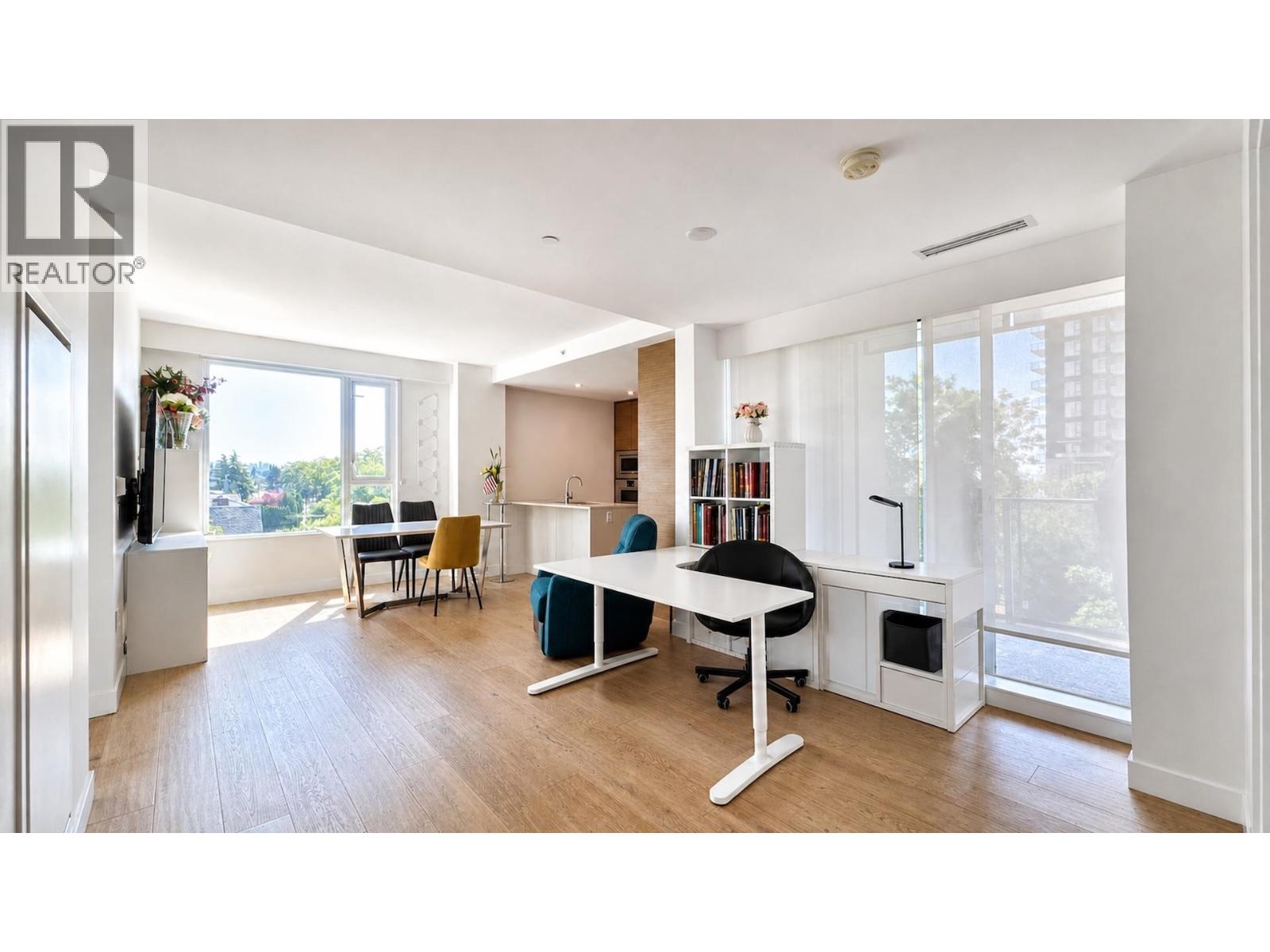 310 5693 Elizabeth Street Property Photo 5