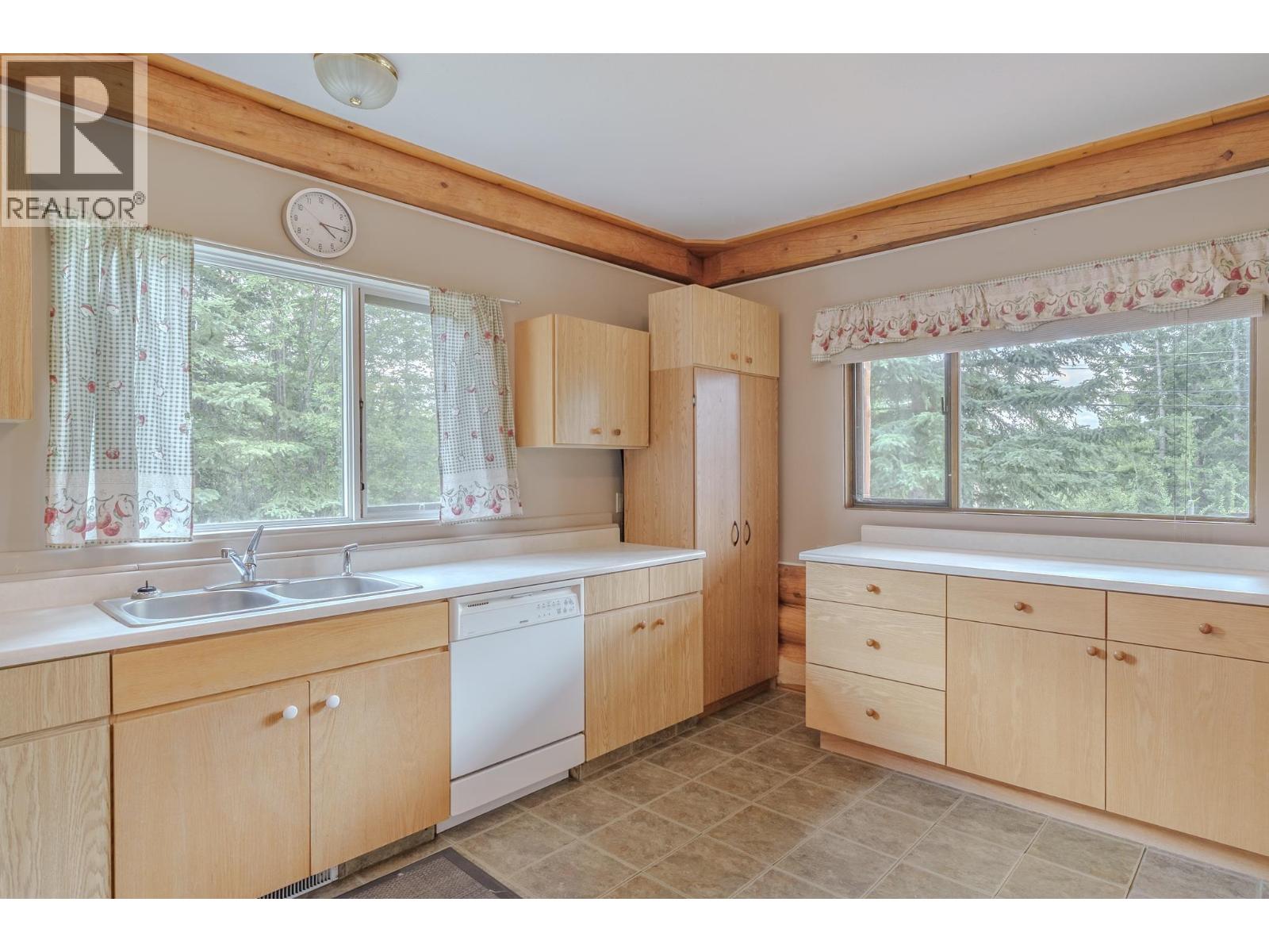 7532 Cariboo Chalet Road Property Photo 5