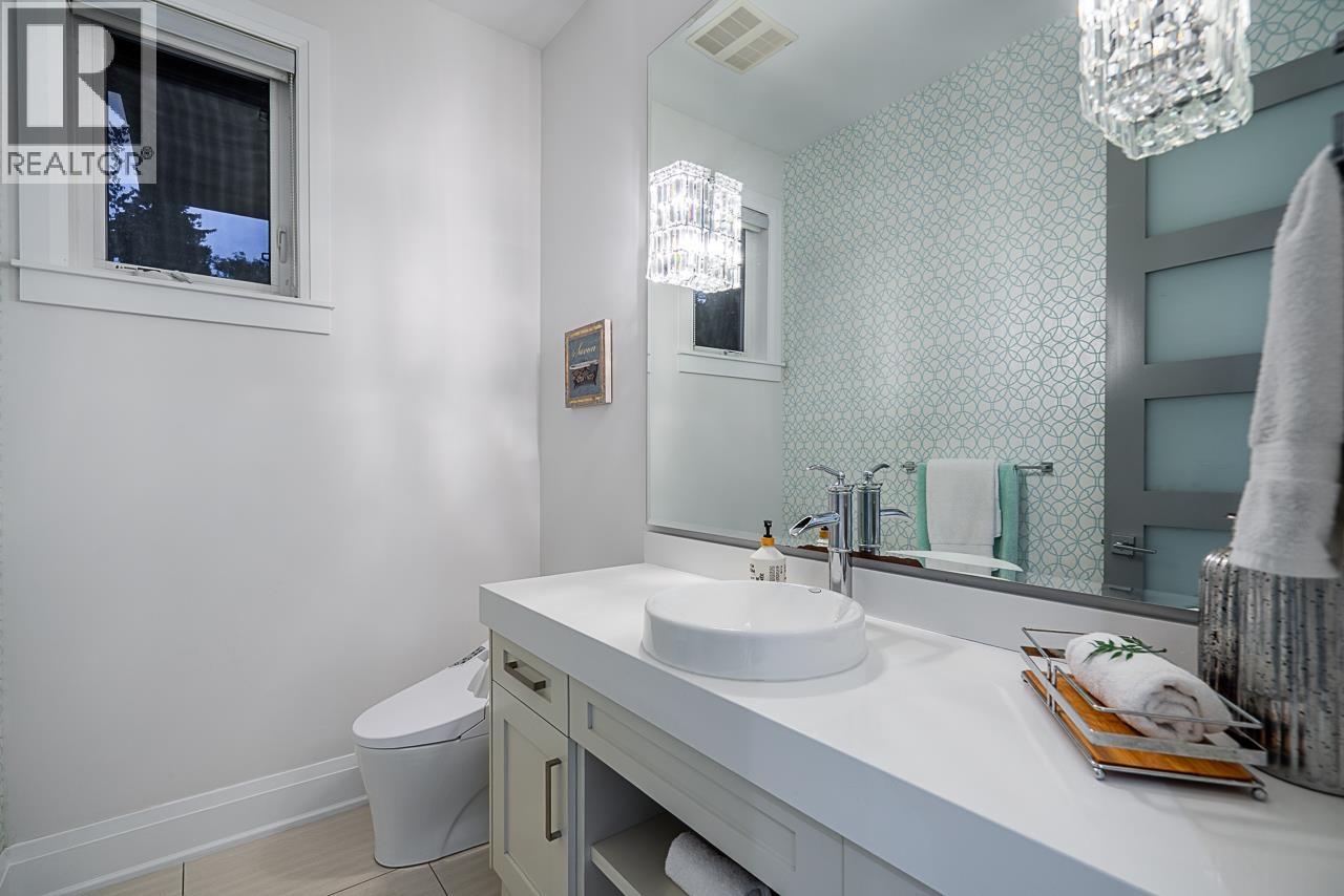 5876 Buckingham Avenue Property Photo 24