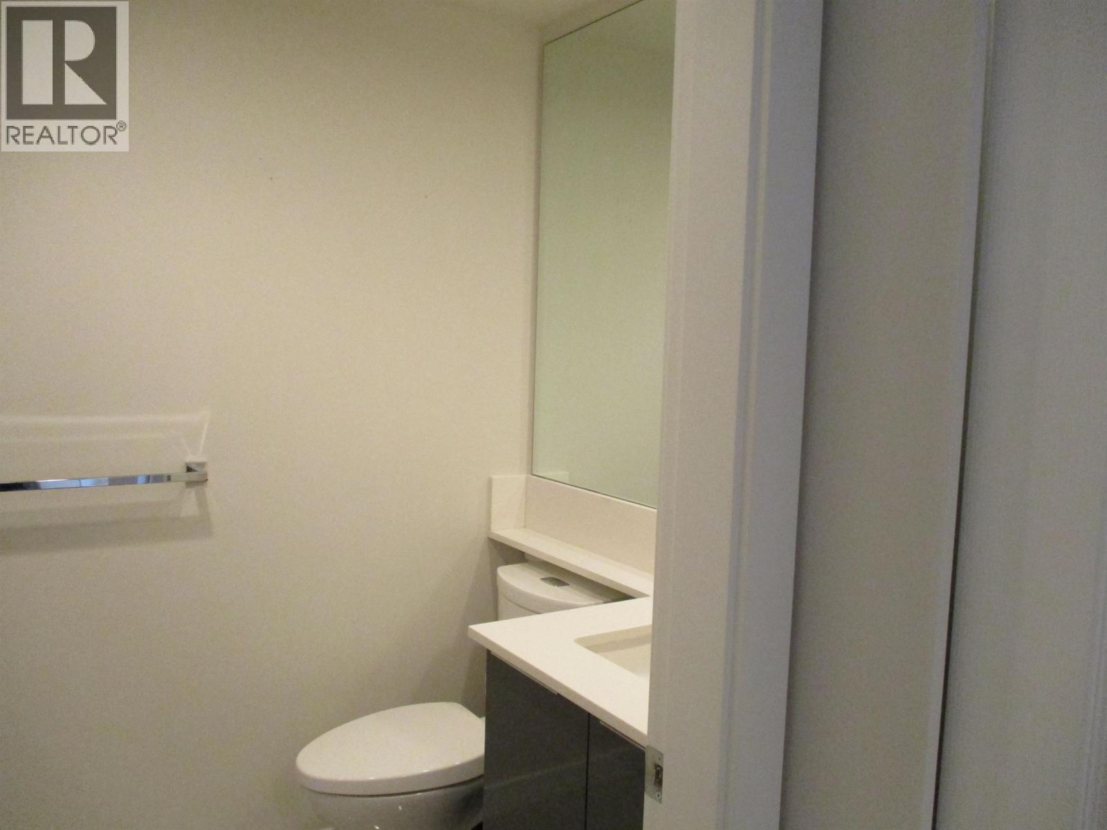 2304 3100 Windsor Gate Property Photo 11