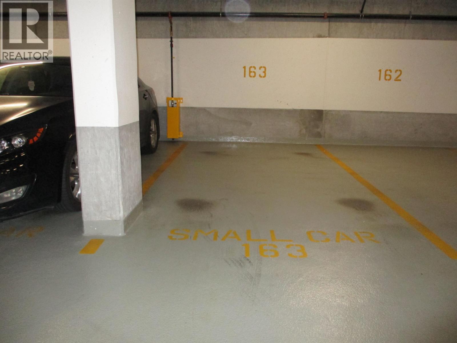 2304 3100 Windsor Gate Property Photo 12