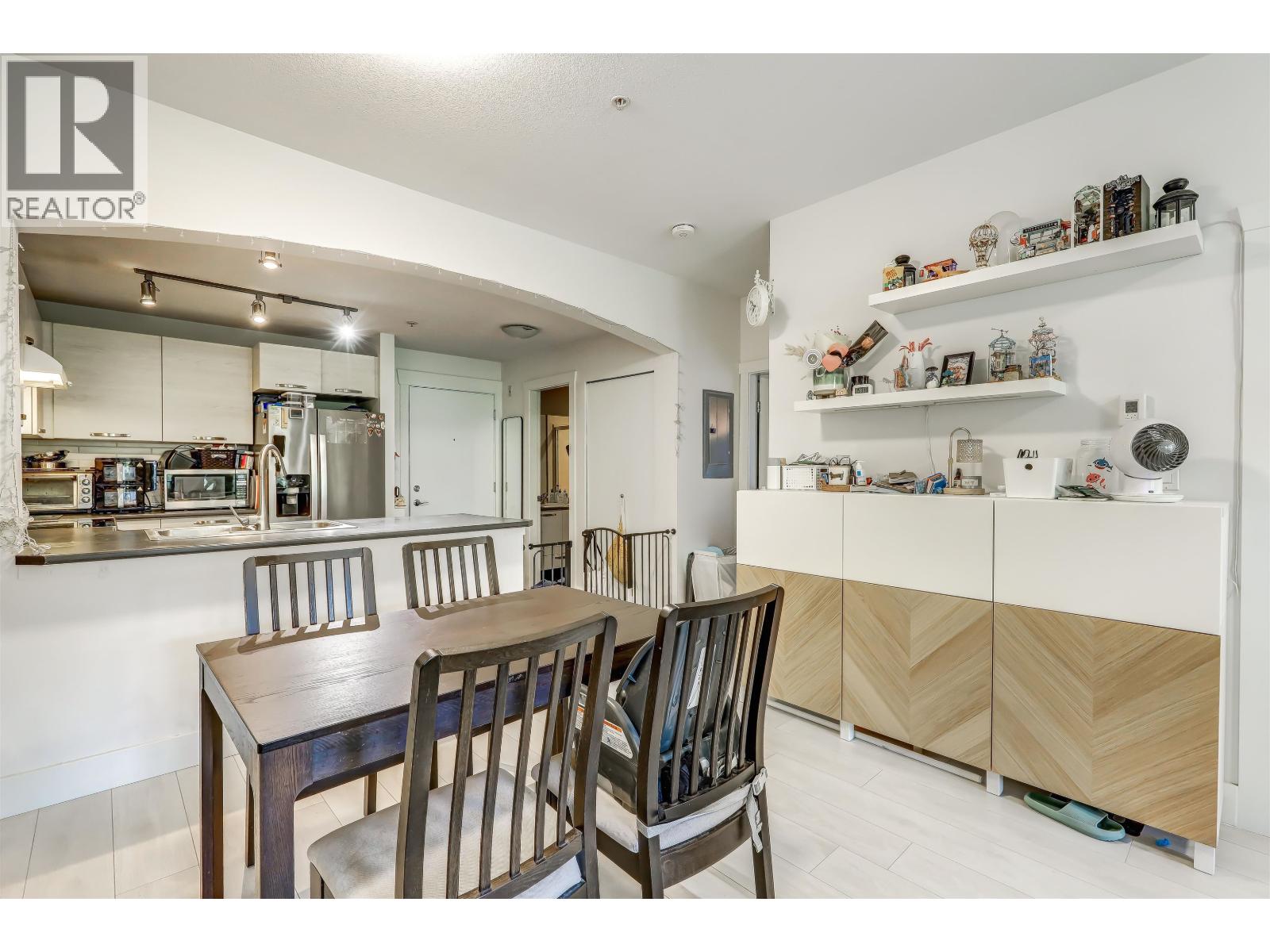 304 7478 Byrnepark Walk Property Photo 8