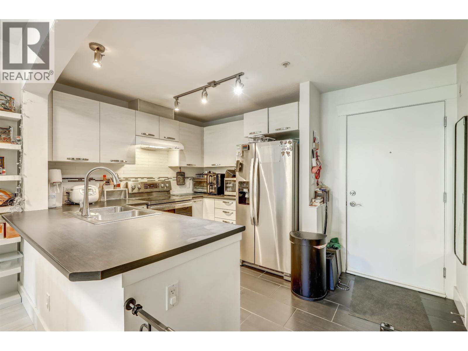 304 7478 Byrnepark Walk Property Photo 10