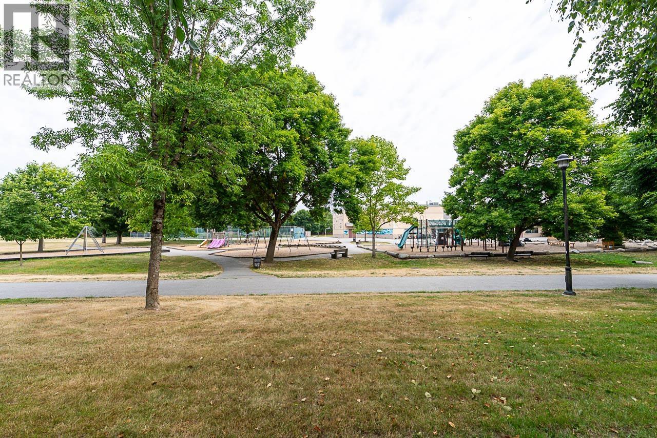 29 3555 Westminster Highway Property Photo 34