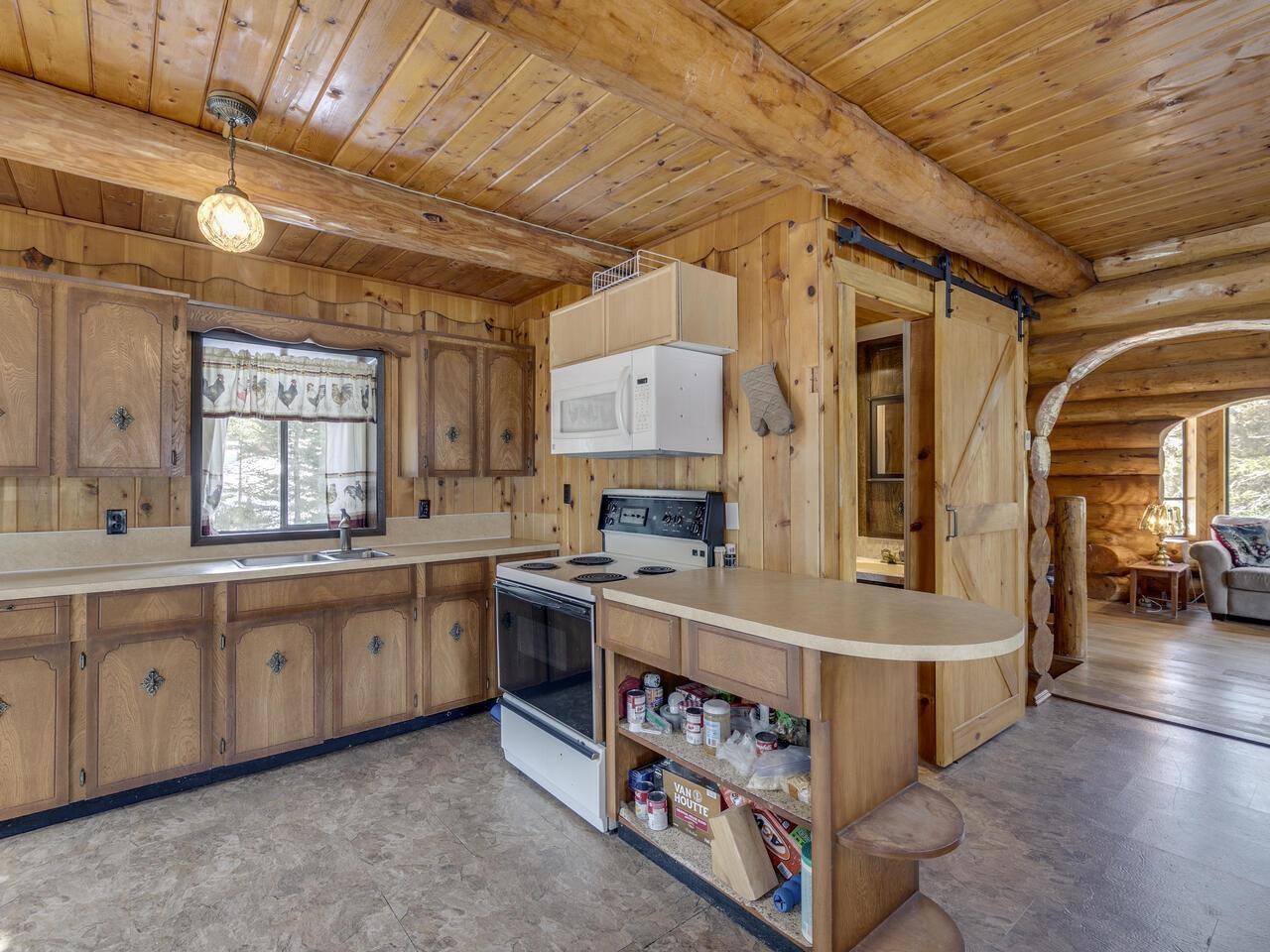 20807 Sakwi Creek Road Property Photo 14