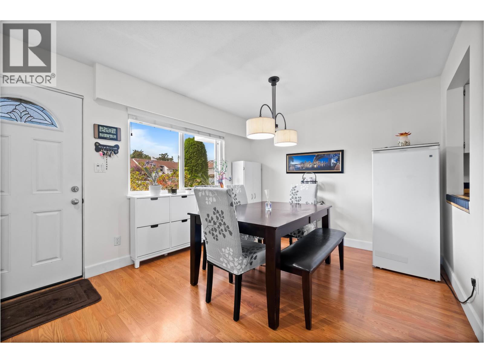 107 9700 Glenacres Drive Property Photo 1
