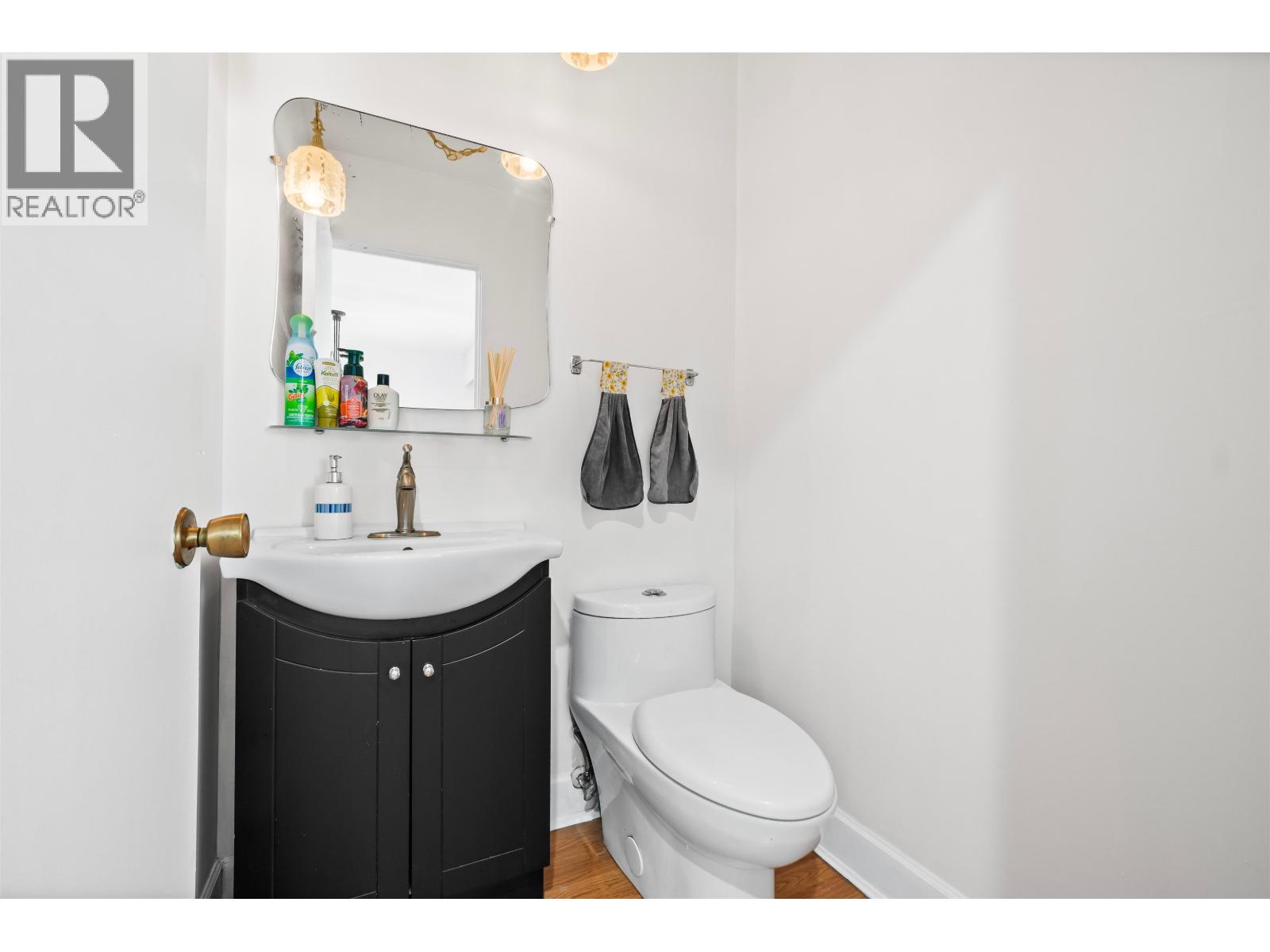 107 9700 Glenacres Drive Property Photo 8