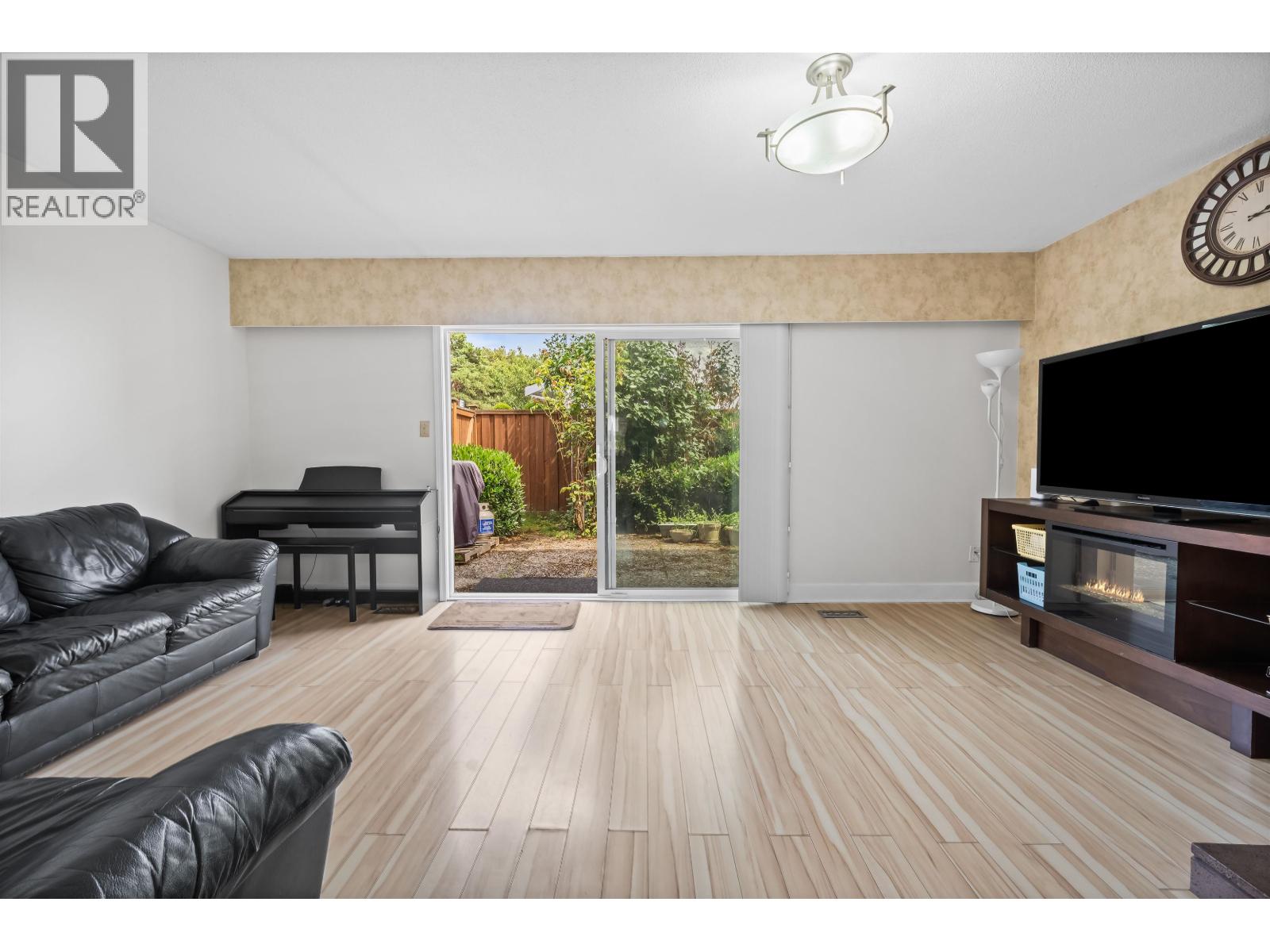 107 9700 Glenacres Drive Property Photo 12