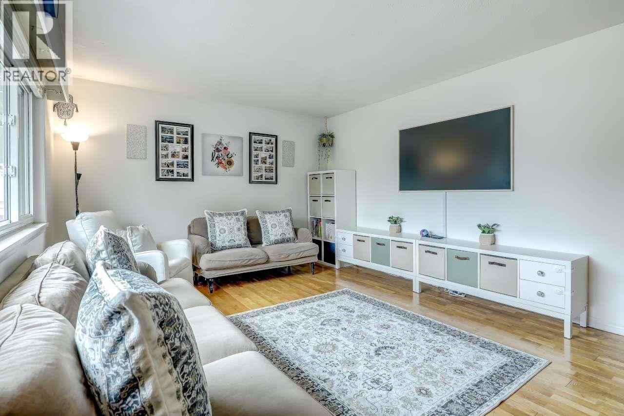 12547 Blackstock Street Property Photo 6