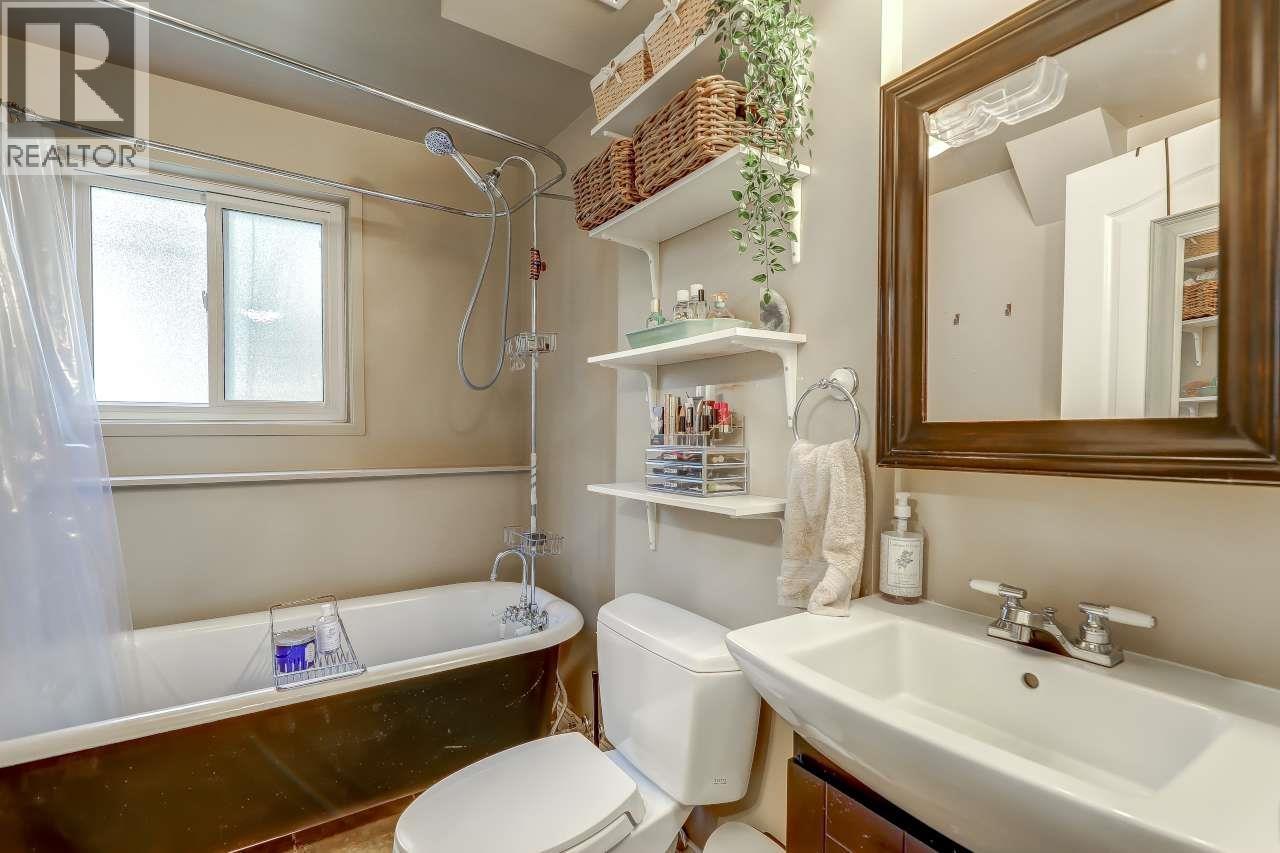 12547 Blackstock Street Property Photo 32