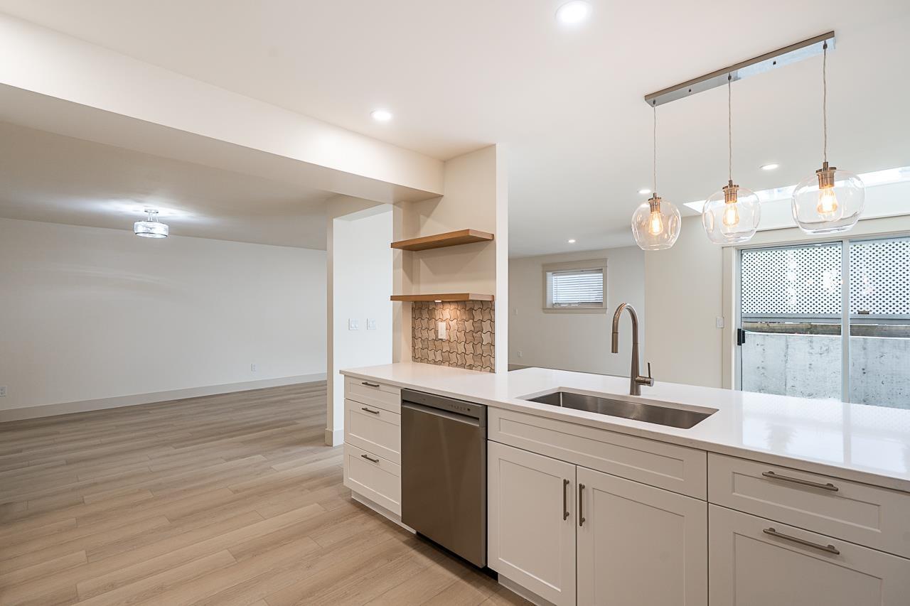 1304 21937 48 Avenue Property Photo 5