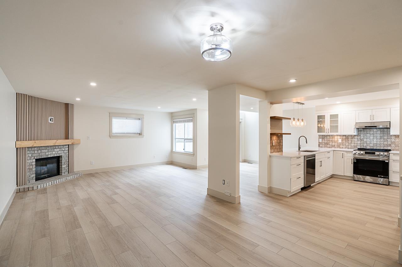 1304 21937 48 Avenue Property Photo 11