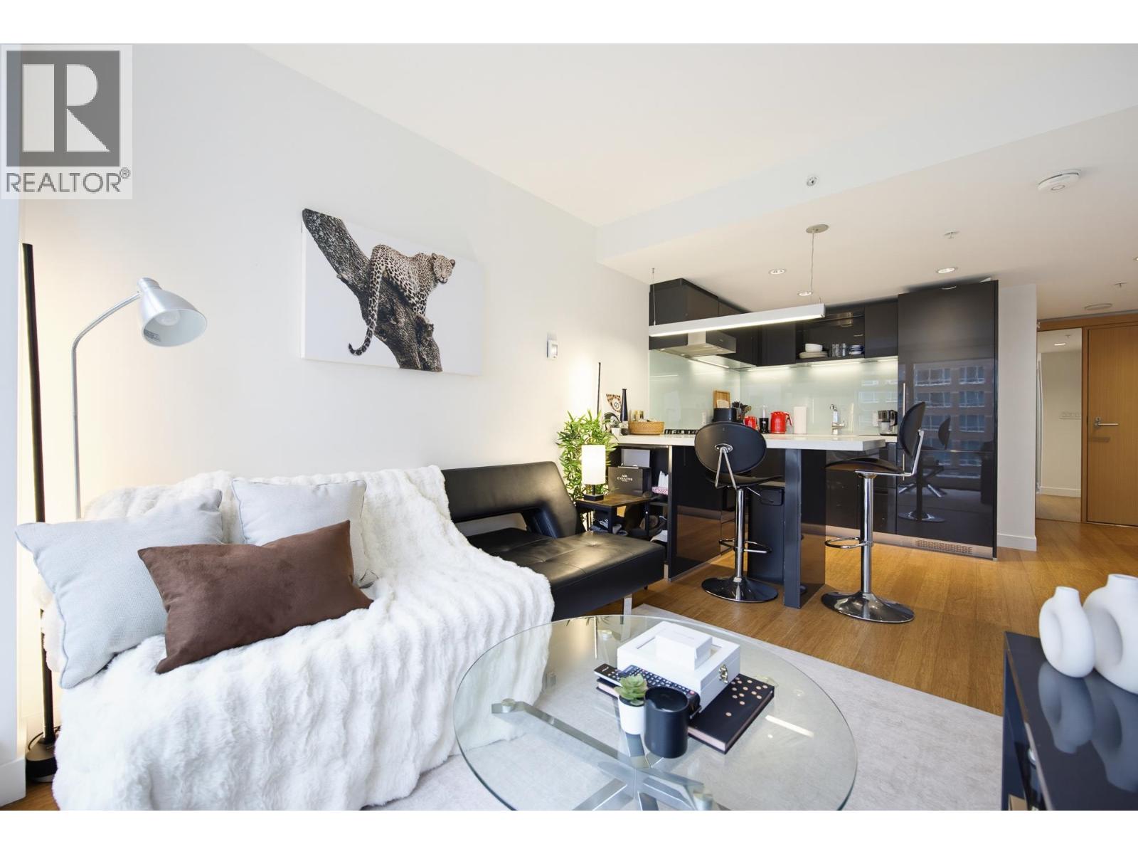 1711 777 RICHARDS STREET Property Photo 1