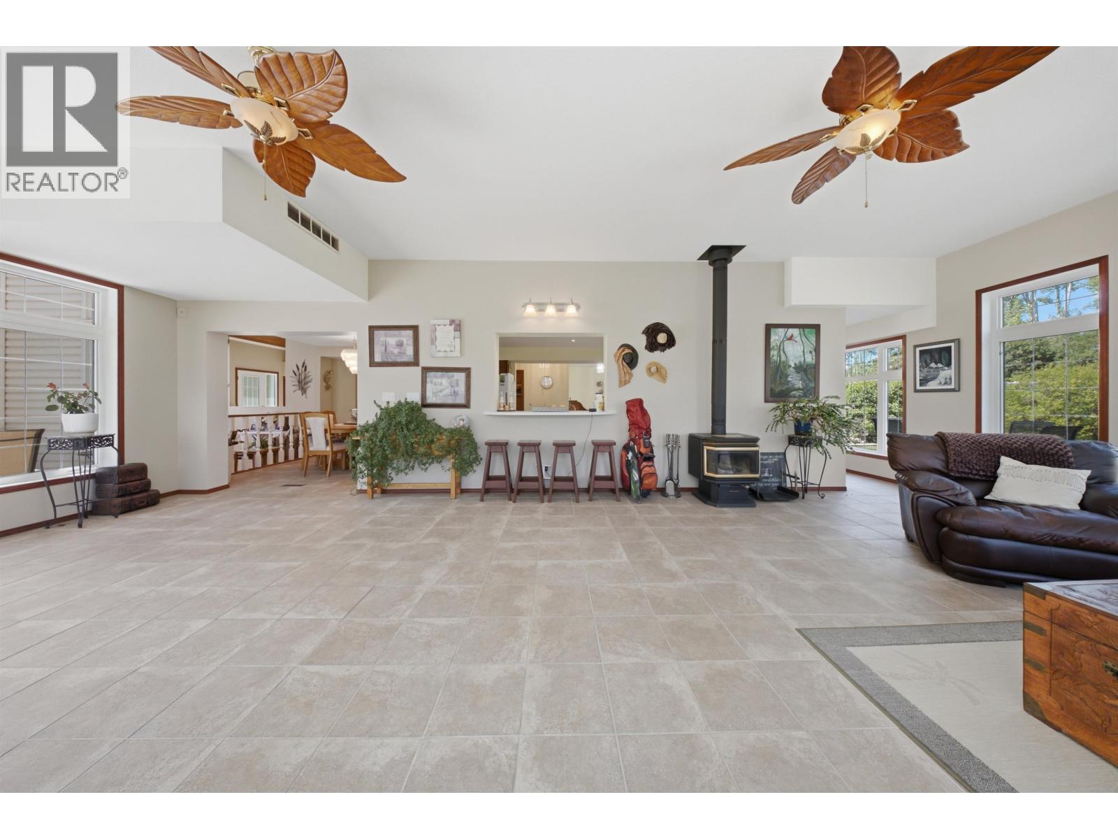 13056 Tamarack Avenue Property Photo 11