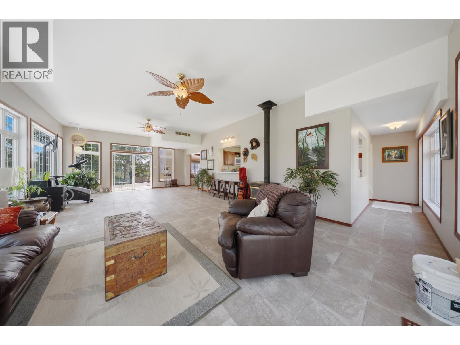 13056 Tamarack Avenue Property Photo 13