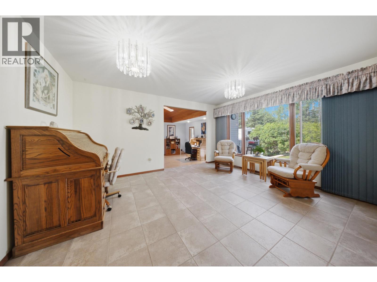 13056 Tamarack Avenue Property Photo 19