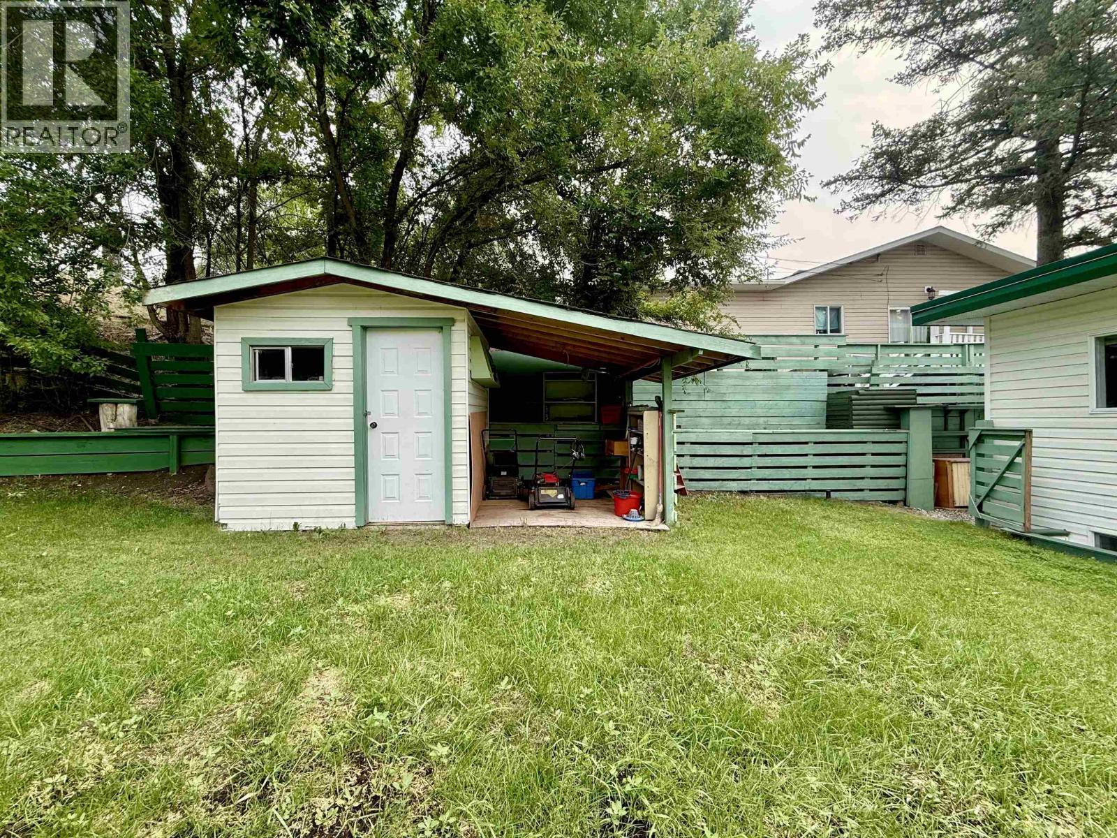536 Barnard Street Property Photo 8