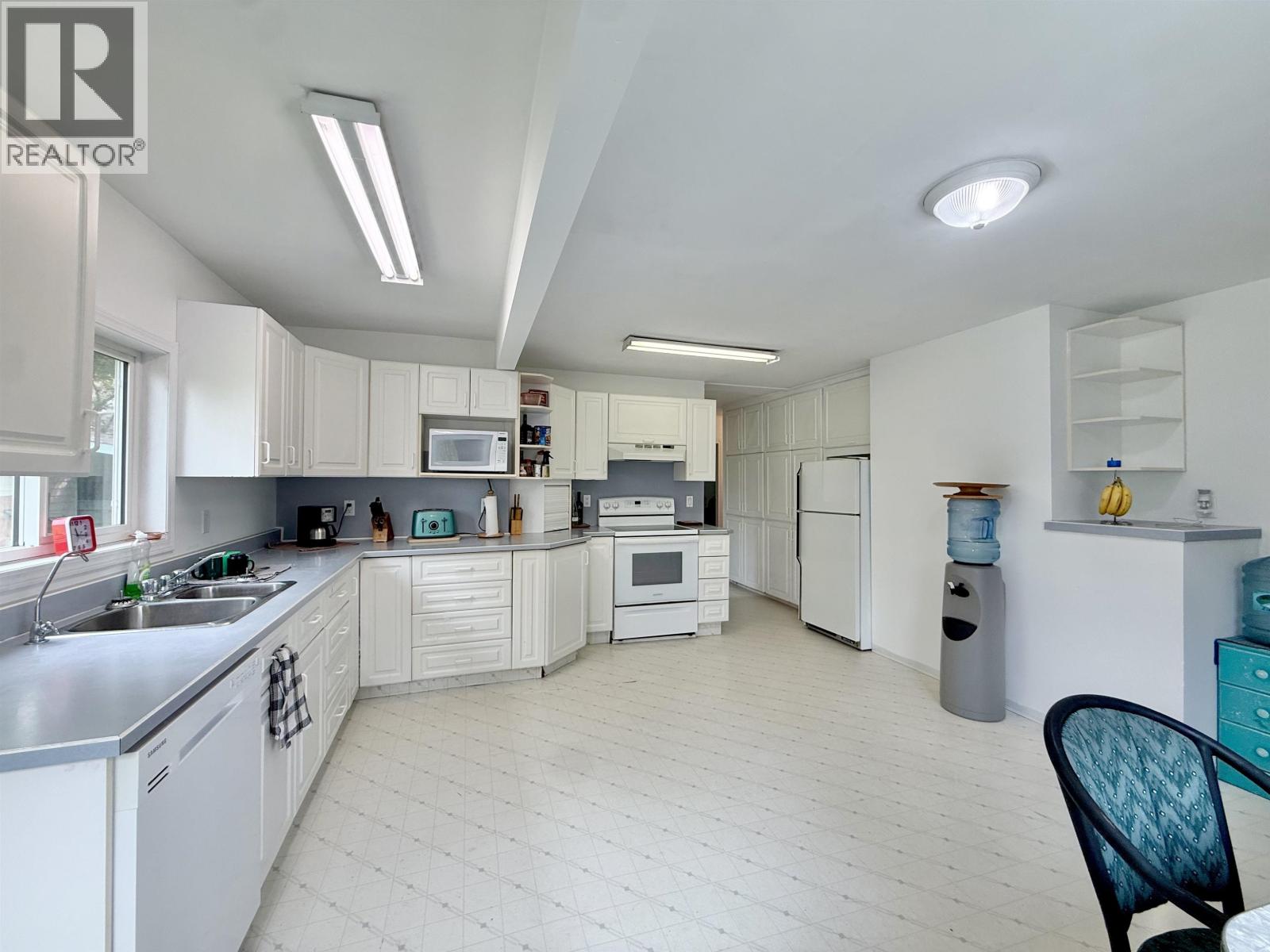 536 Barnard Street Property Photo 15