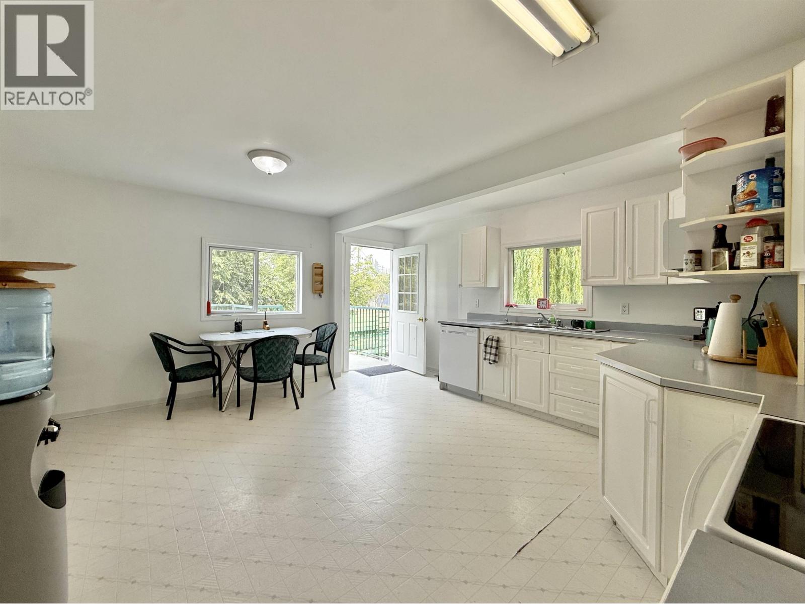 536 Barnard Street Property Photo 16