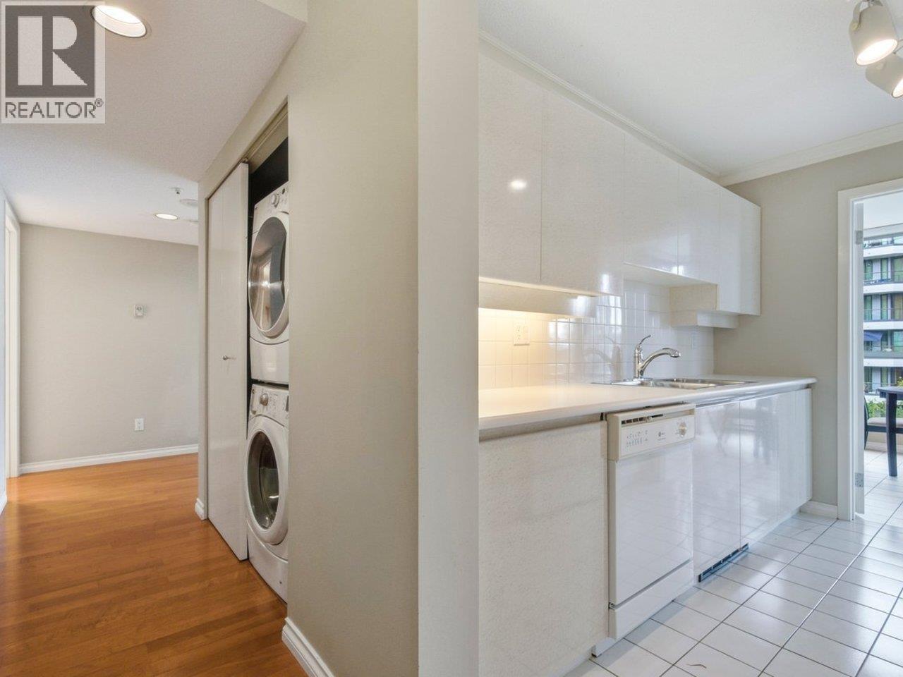 701 2288 Pine Street Property Photo 10