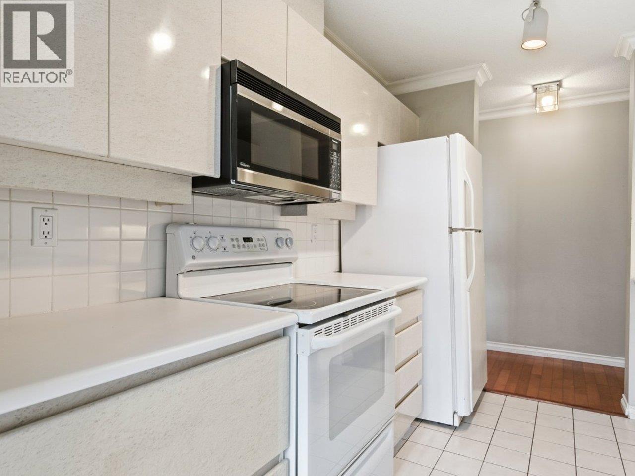 701 2288 Pine Street Property Photo 13