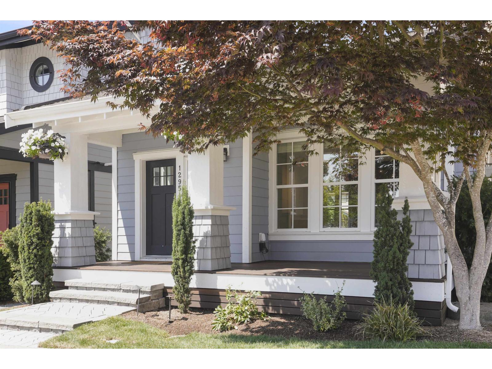 12951 15a Avenue Property Photo 2