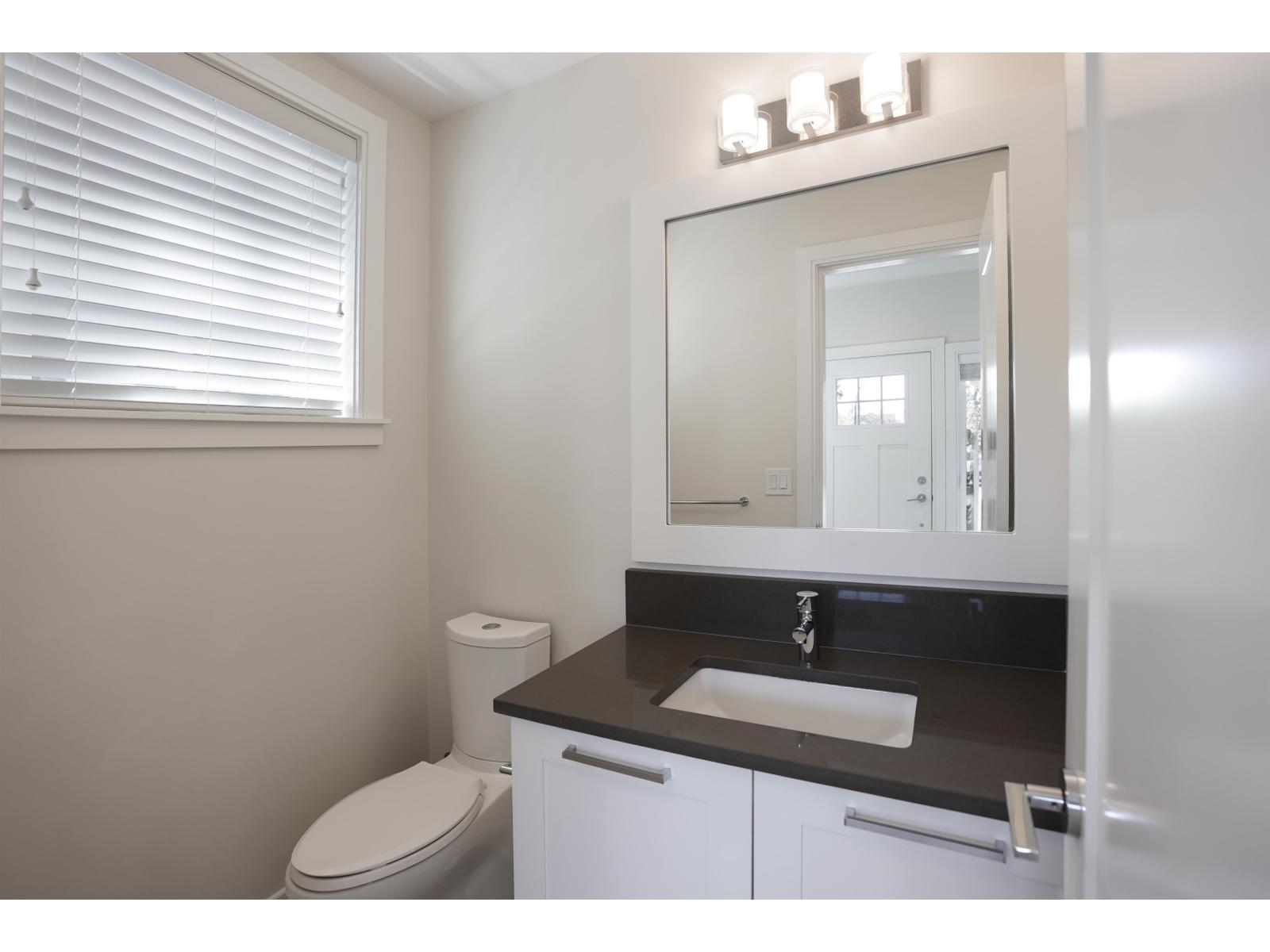 12951 15a Avenue Property Photo 10