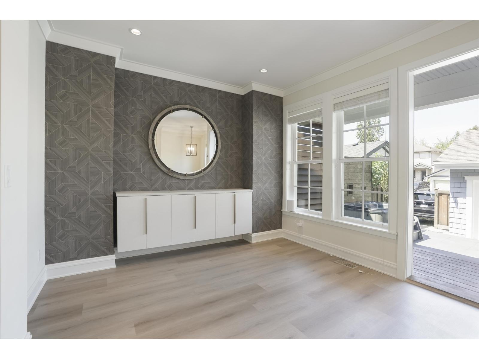 12951 15a Avenue Property Photo 14