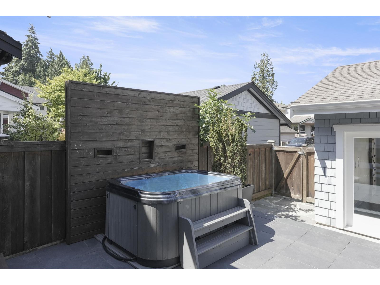 12951 15a Avenue Property Photo 16