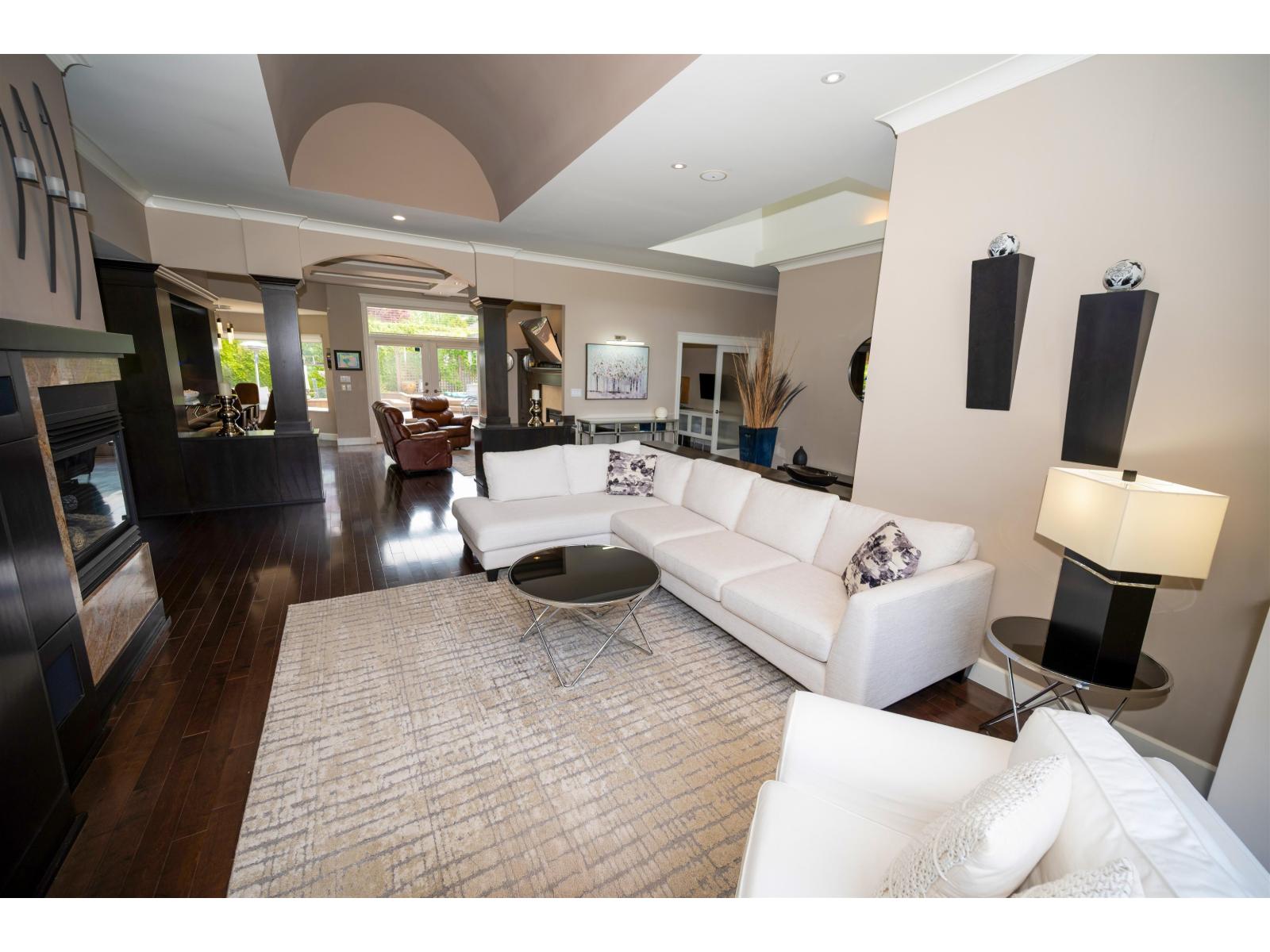 2750 165 Street Property Photo 6