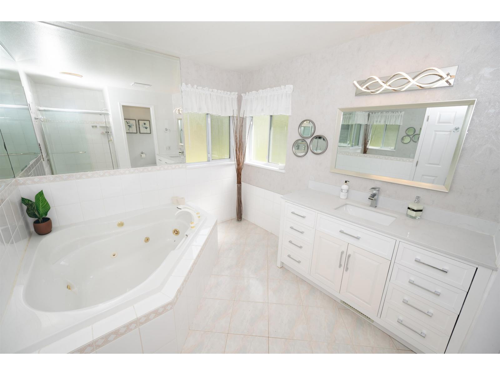2750 165 Street Property Photo 27