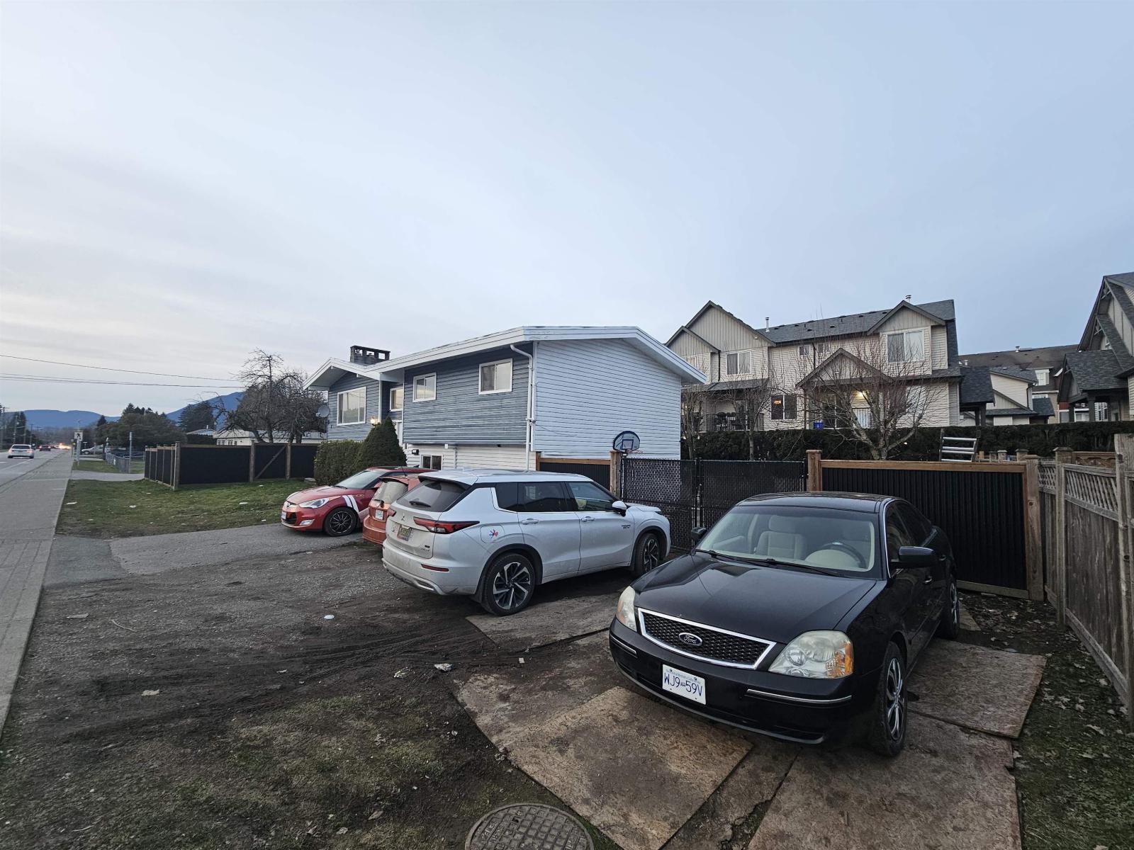 45475 Bernard Avenue Property Photo 5