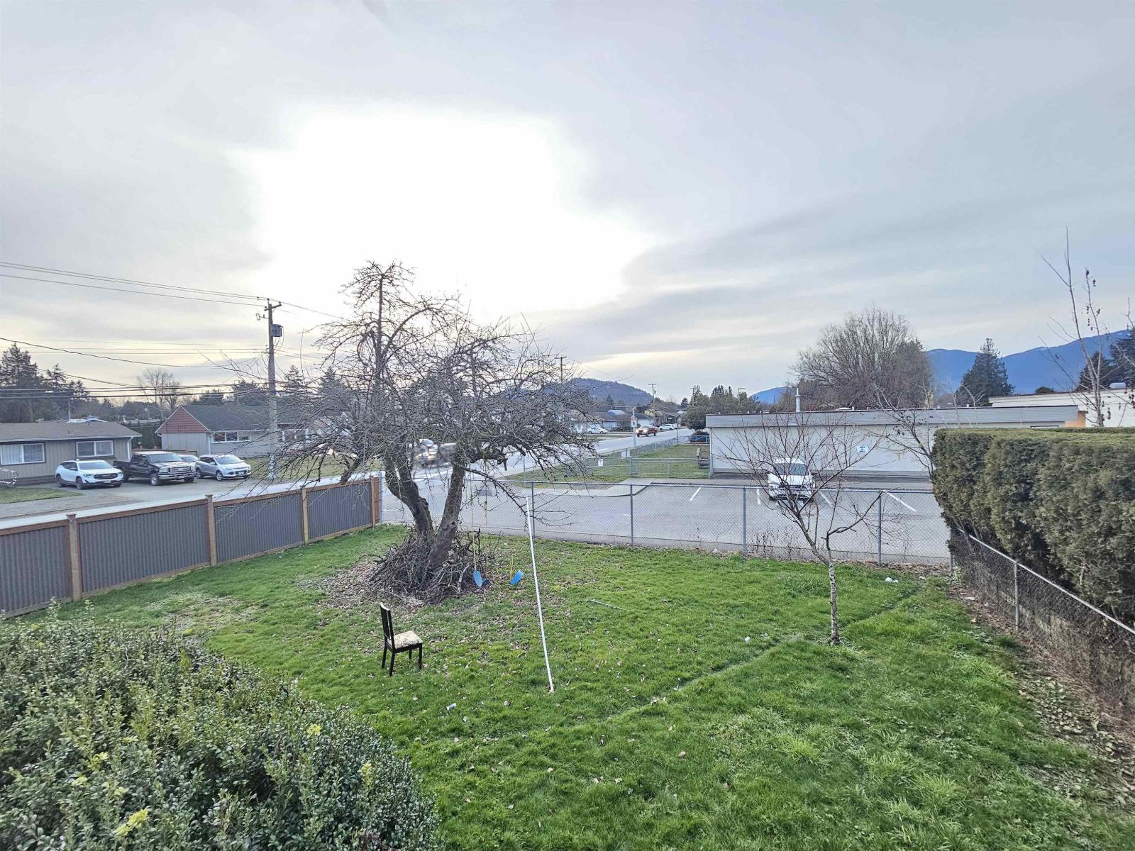 45475 Bernard Avenue Property Photo 8