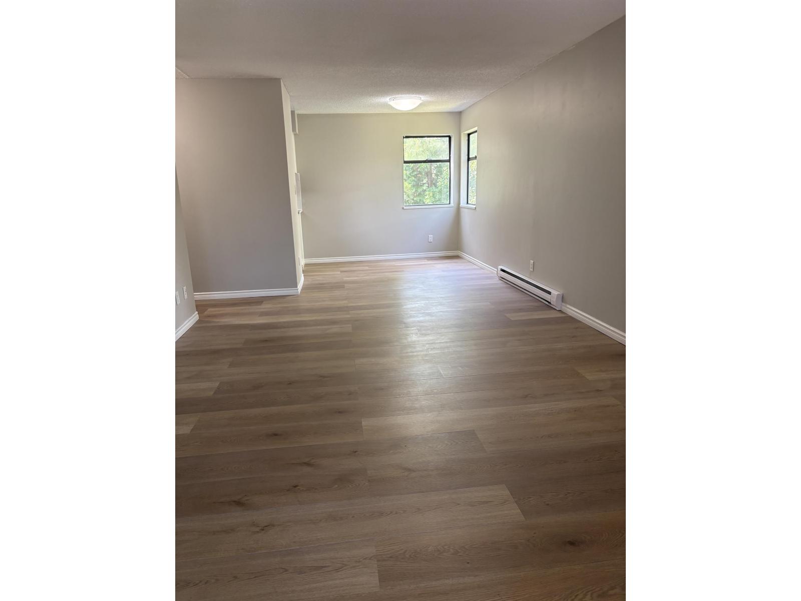 405 10560 154 Street Property Photo 4