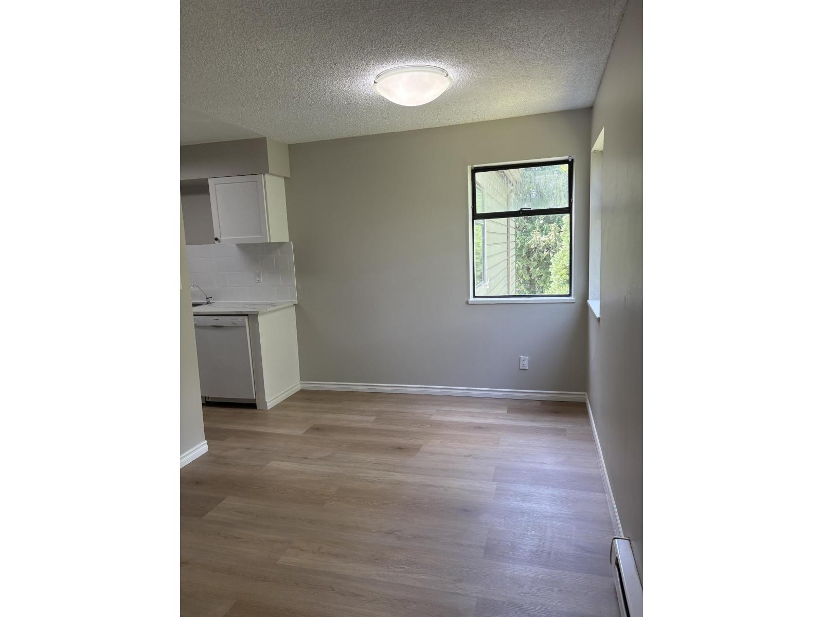 405 10560 154 Street Property Photo 8