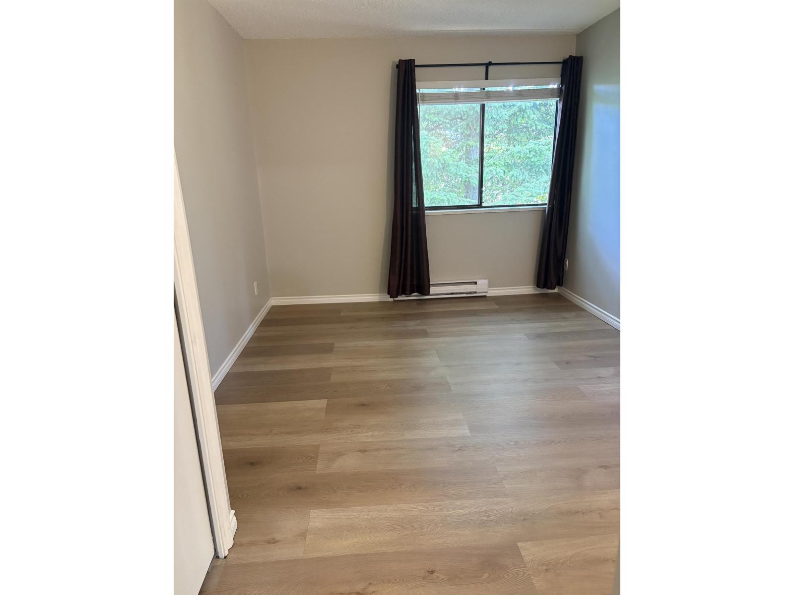 405 10560 154 Street Property Photo 11
