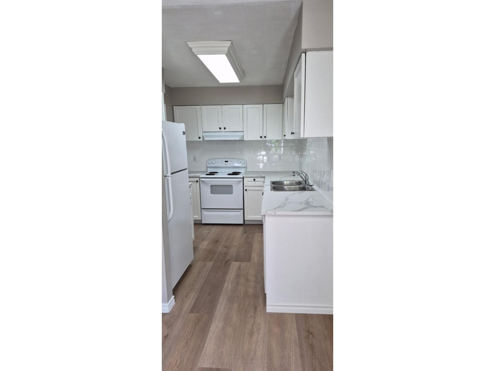 405 10560 154 Street Property Photo 25