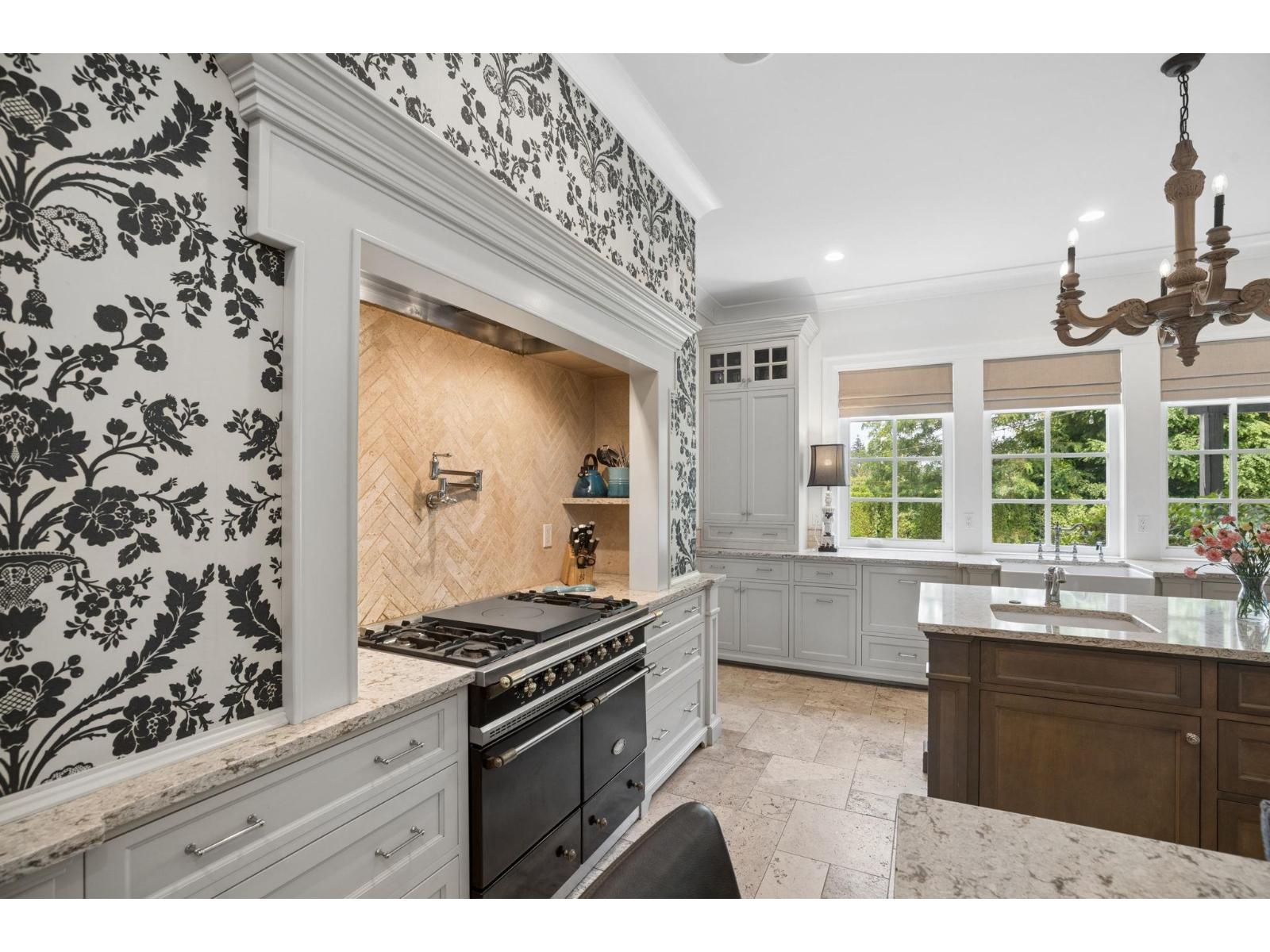 21041 47 Avenue Property Photo 11