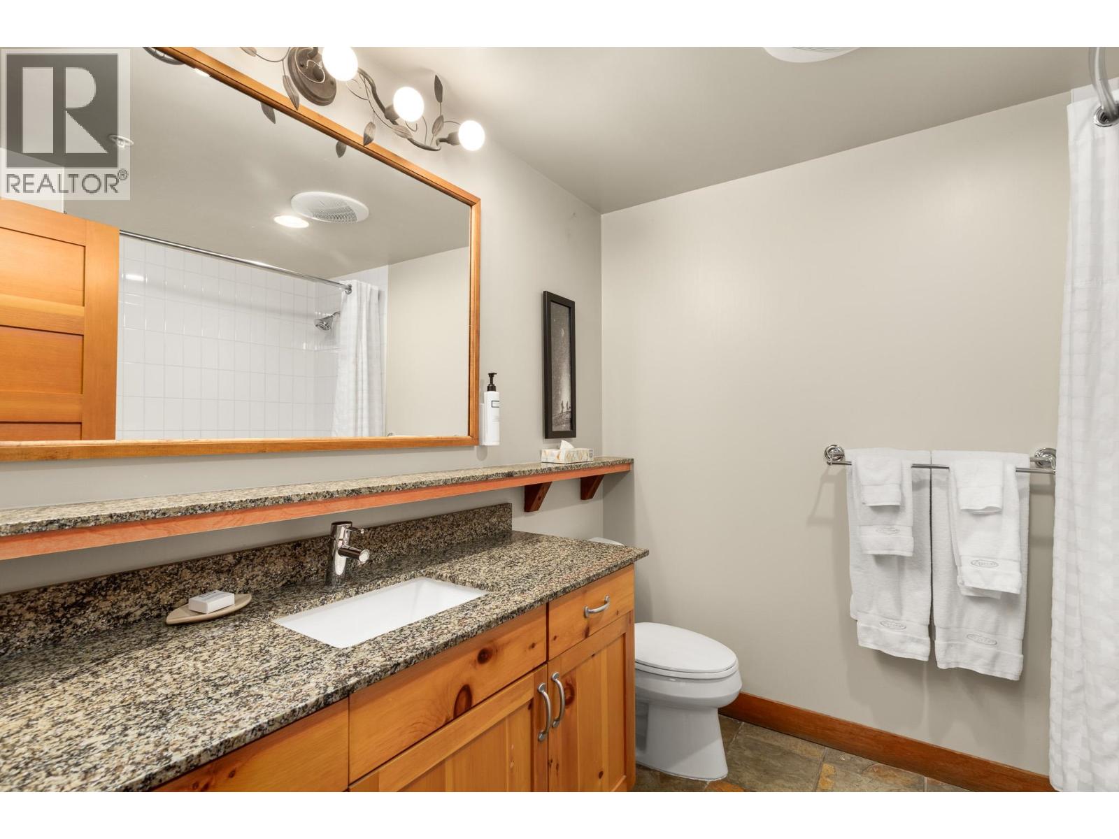 323c 2036 London Lane Property Photo 15