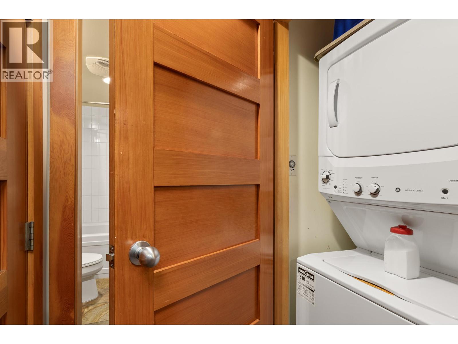 323c 2036 London Lane Property Photo 18
