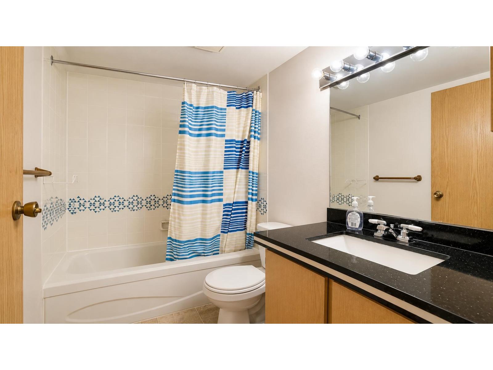 313 10644 151a Street Property Photo 17