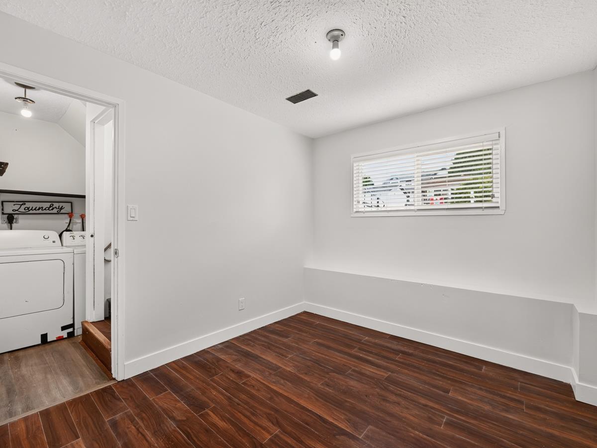 2068 Ridgeway Street Property Photo 17